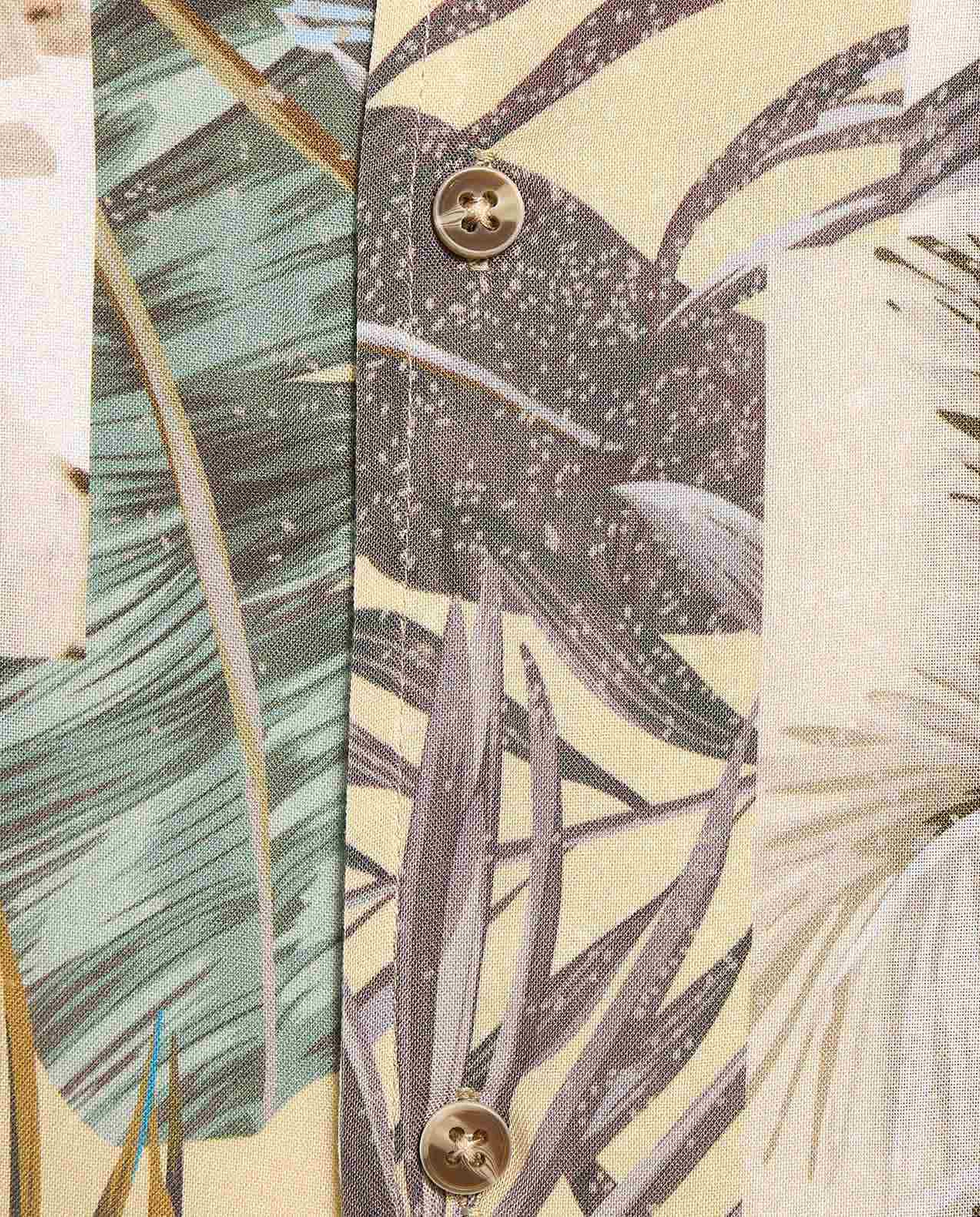 Patterned Shirt with Revere Collar and Short Sleeves