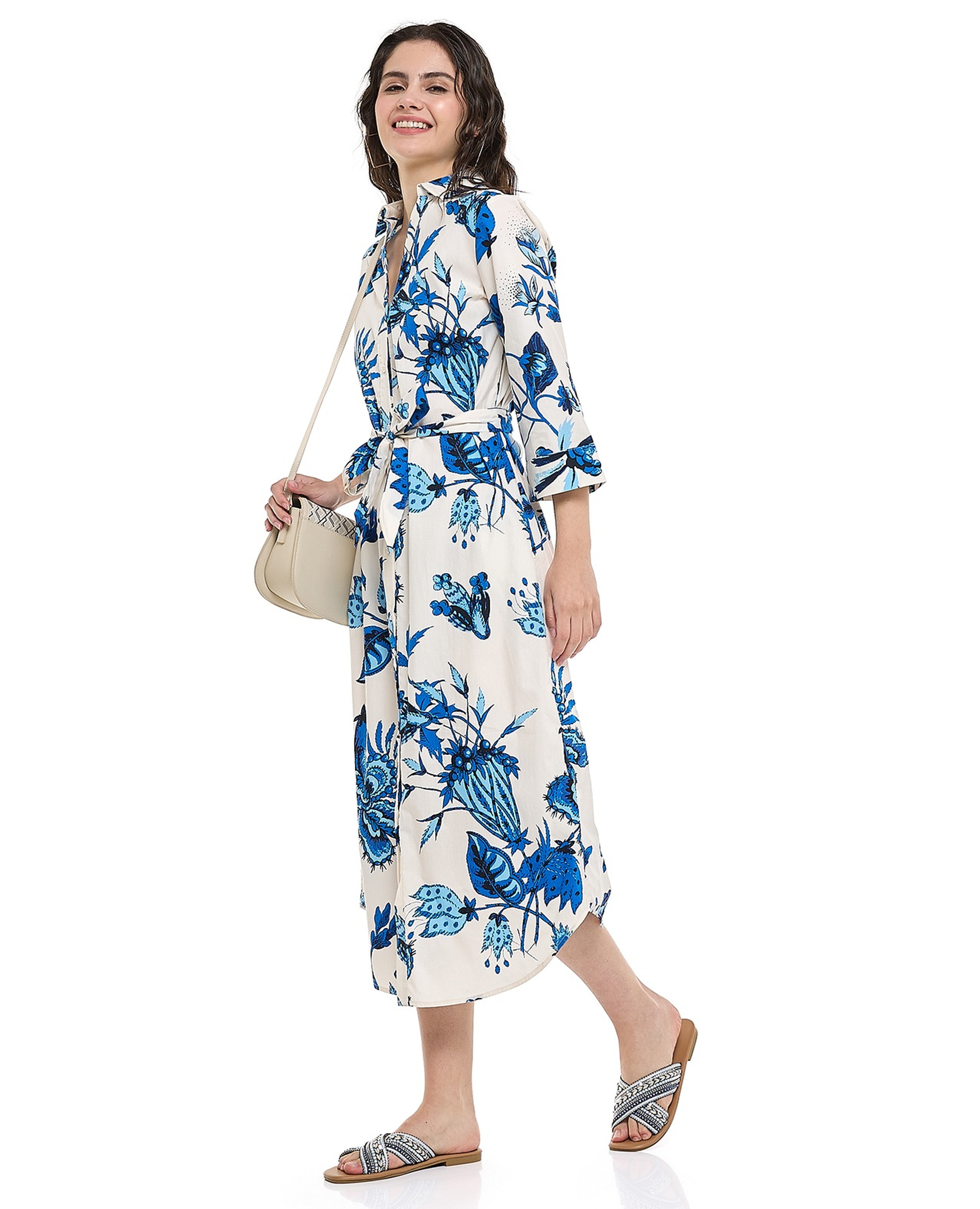 فستان قميص بطبعة وياقة كلاسيكية وأكمام ثلاثة أرباع