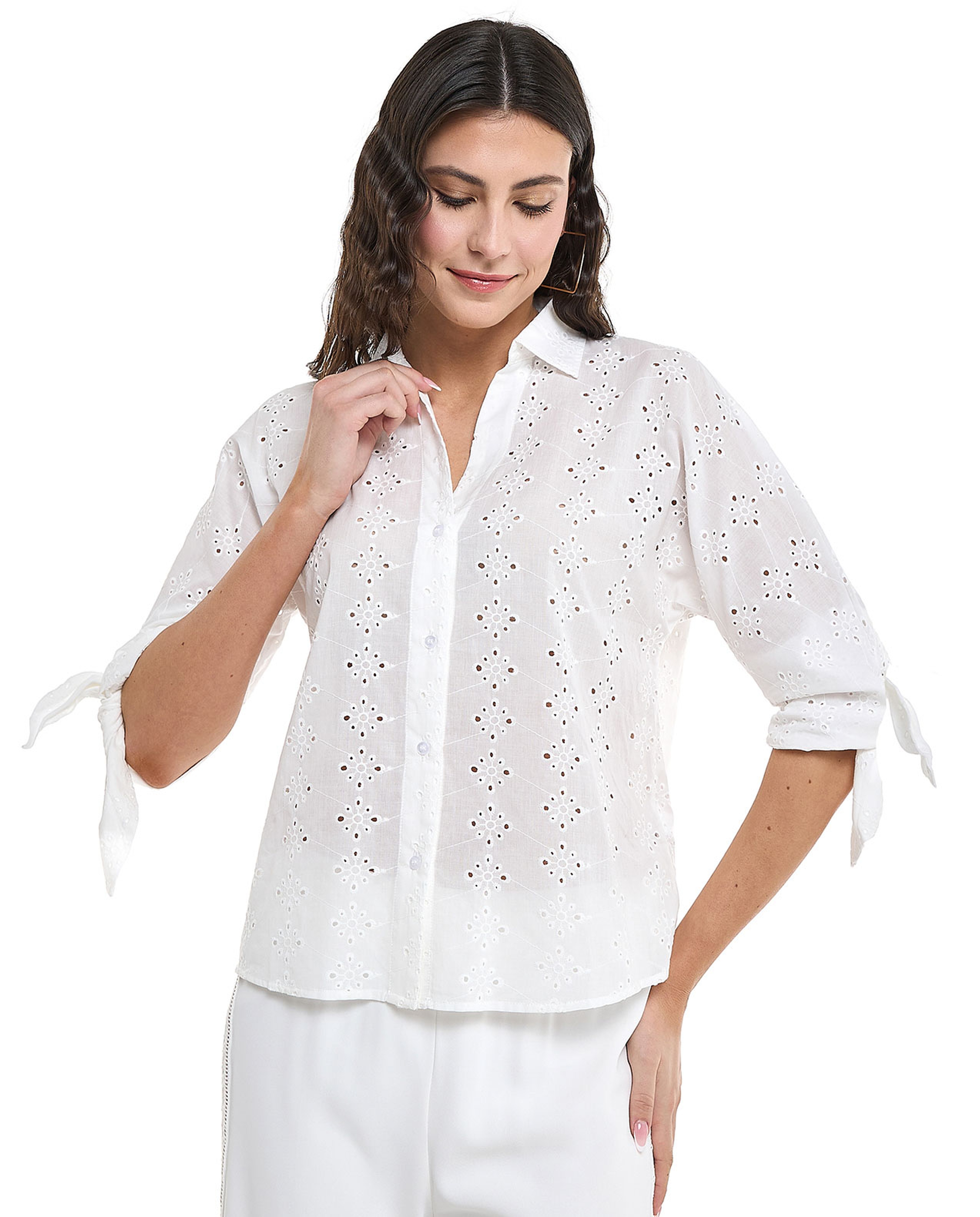 Schiffli Shirt with Classic Collar and 3/4 Sleeves