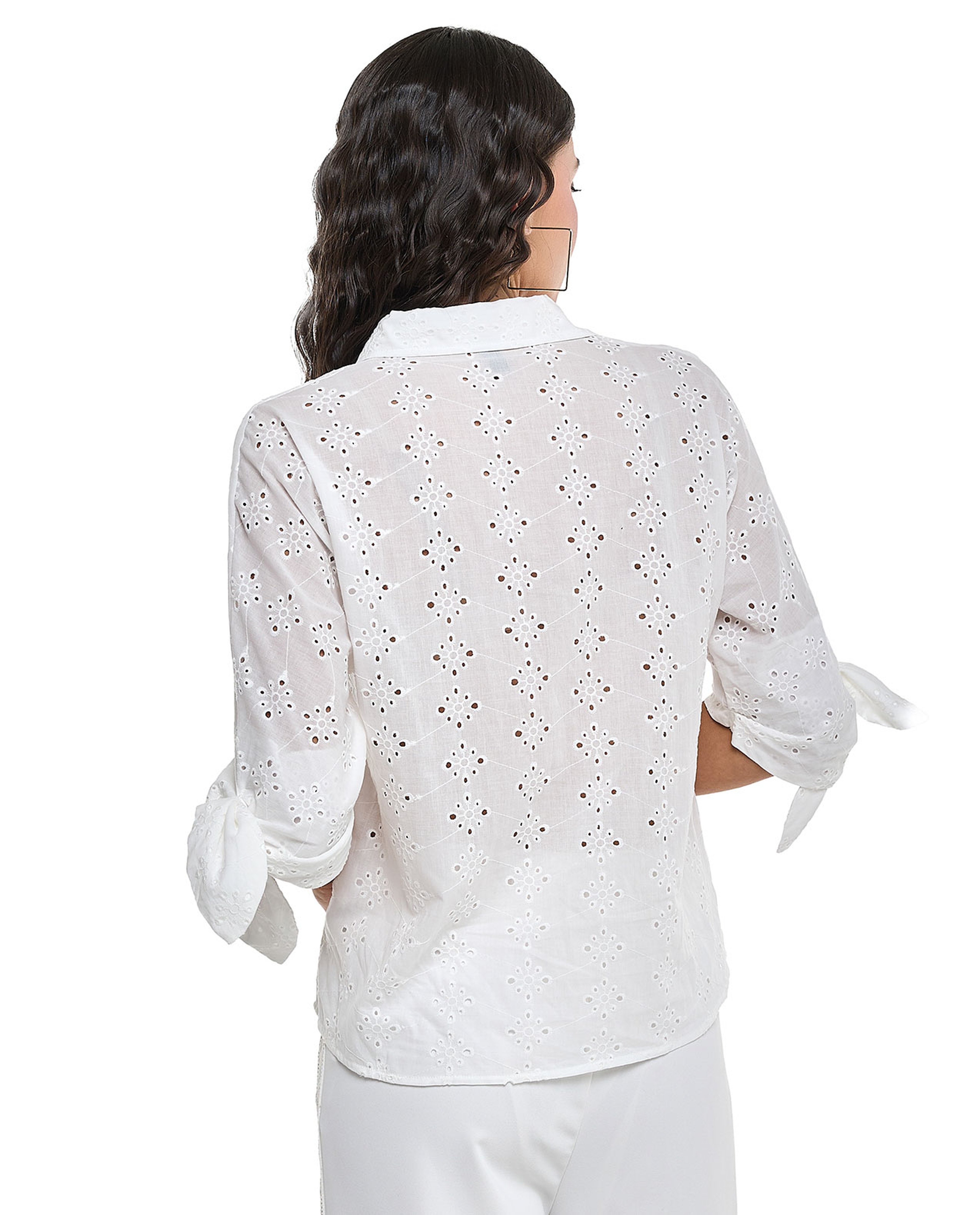 Schiffli Shirt with Classic Collar and 3/4 Sleeves