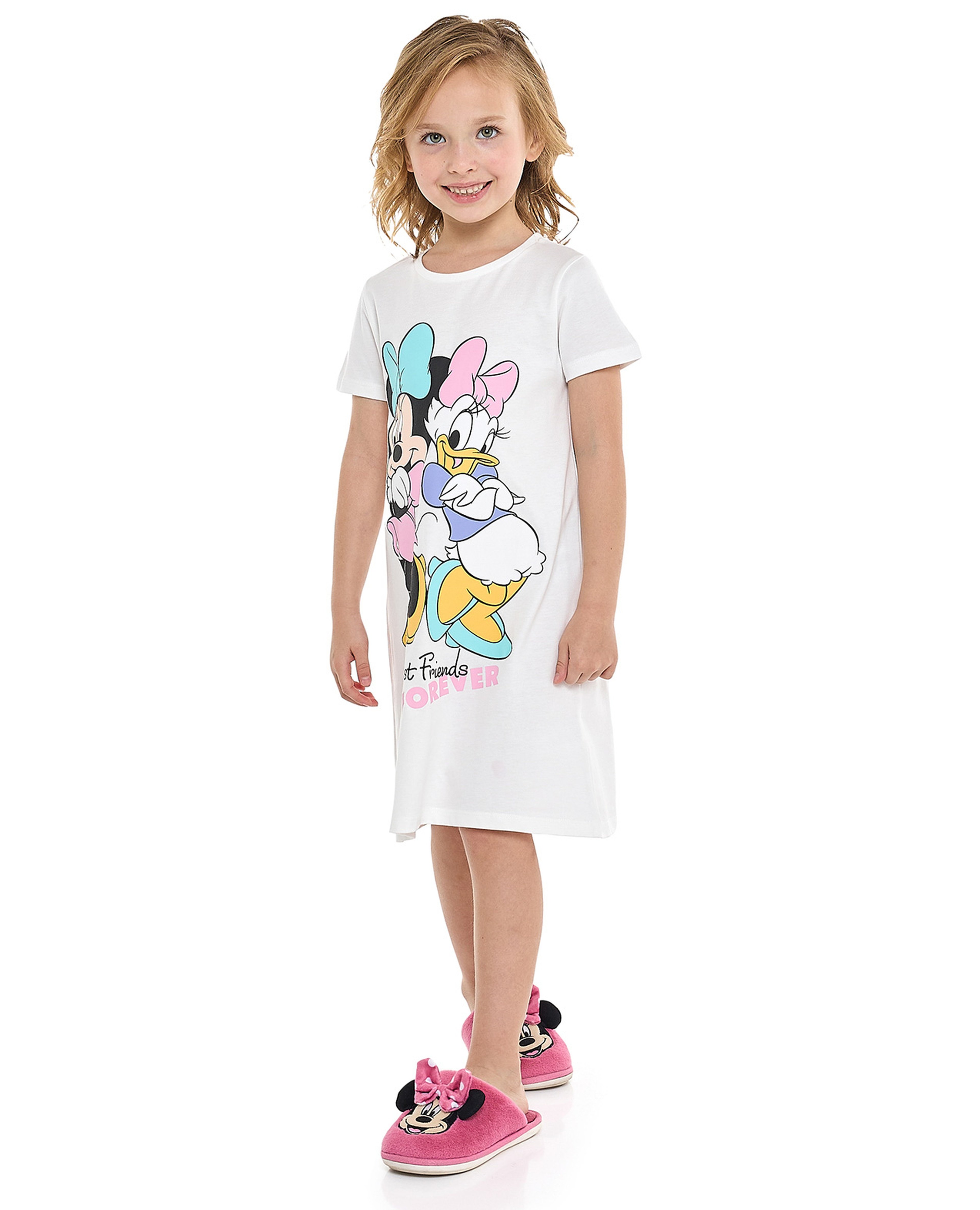 قميص نوم بطبعة ميني ماوس وديزي دك بأكمام قصيرة