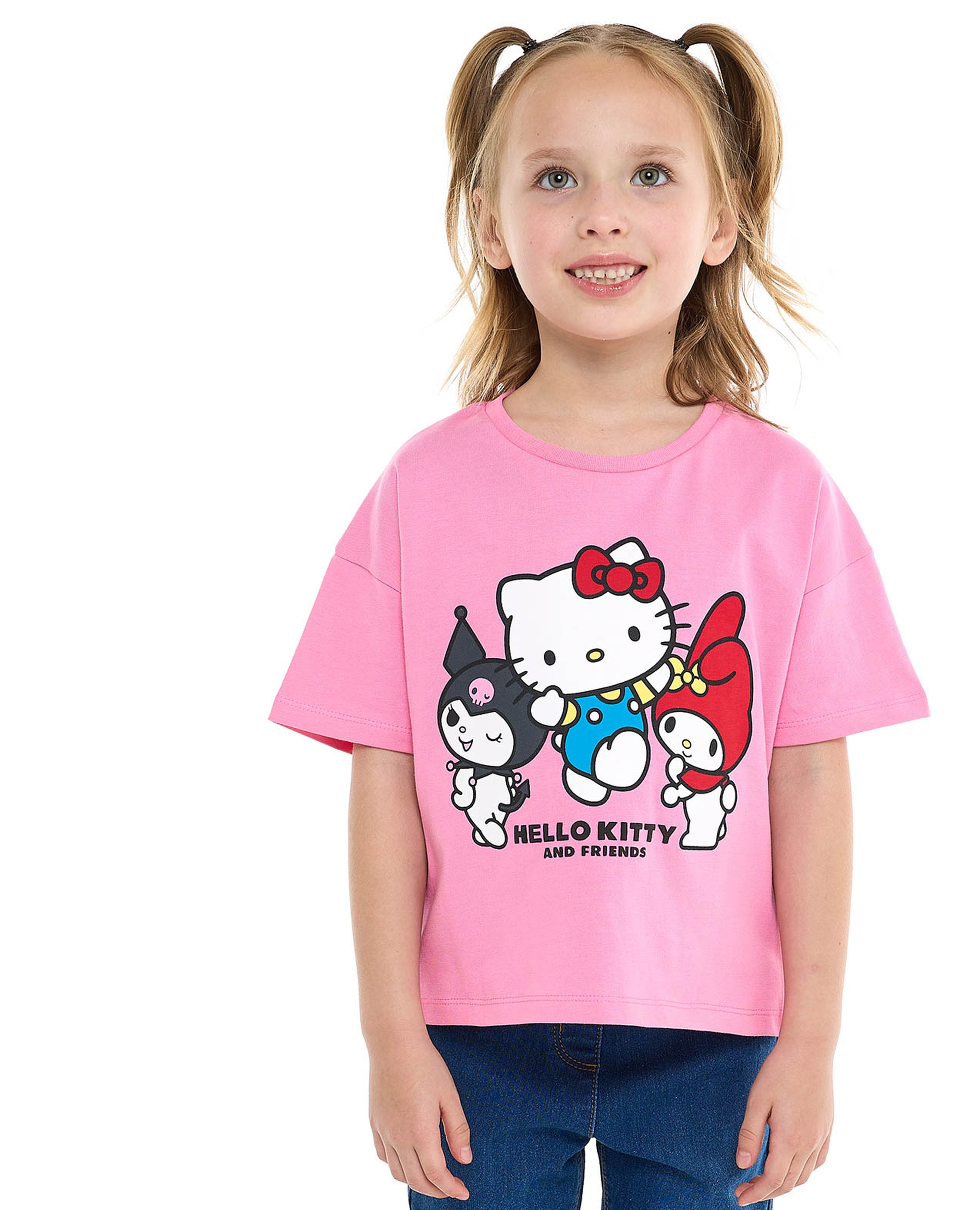 تيشيرت بطبعة هيلو كيتي برقبة مستديرة وأكمام قصيرة