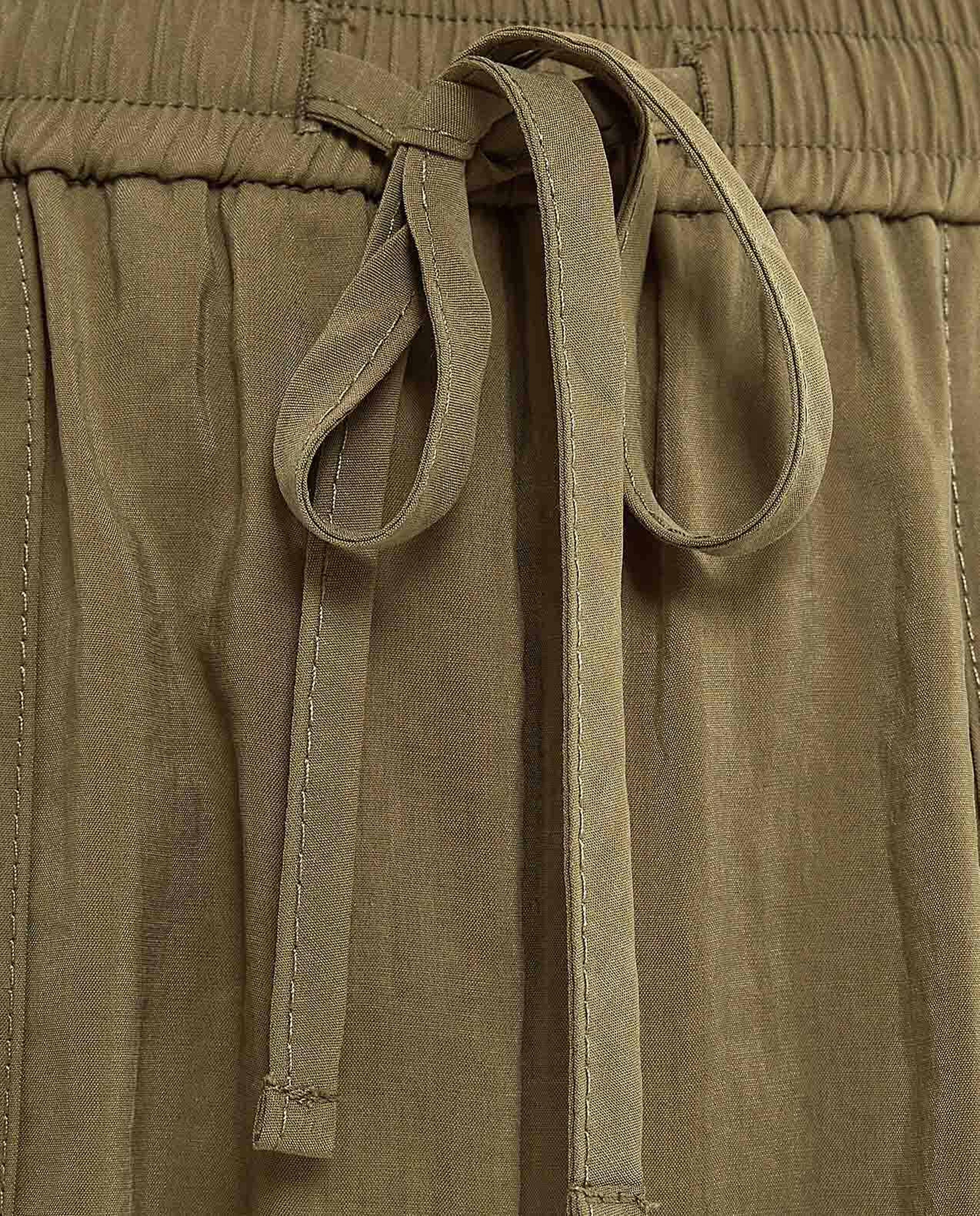 Solid Carrot Fit Trousers with Drawstring Waist