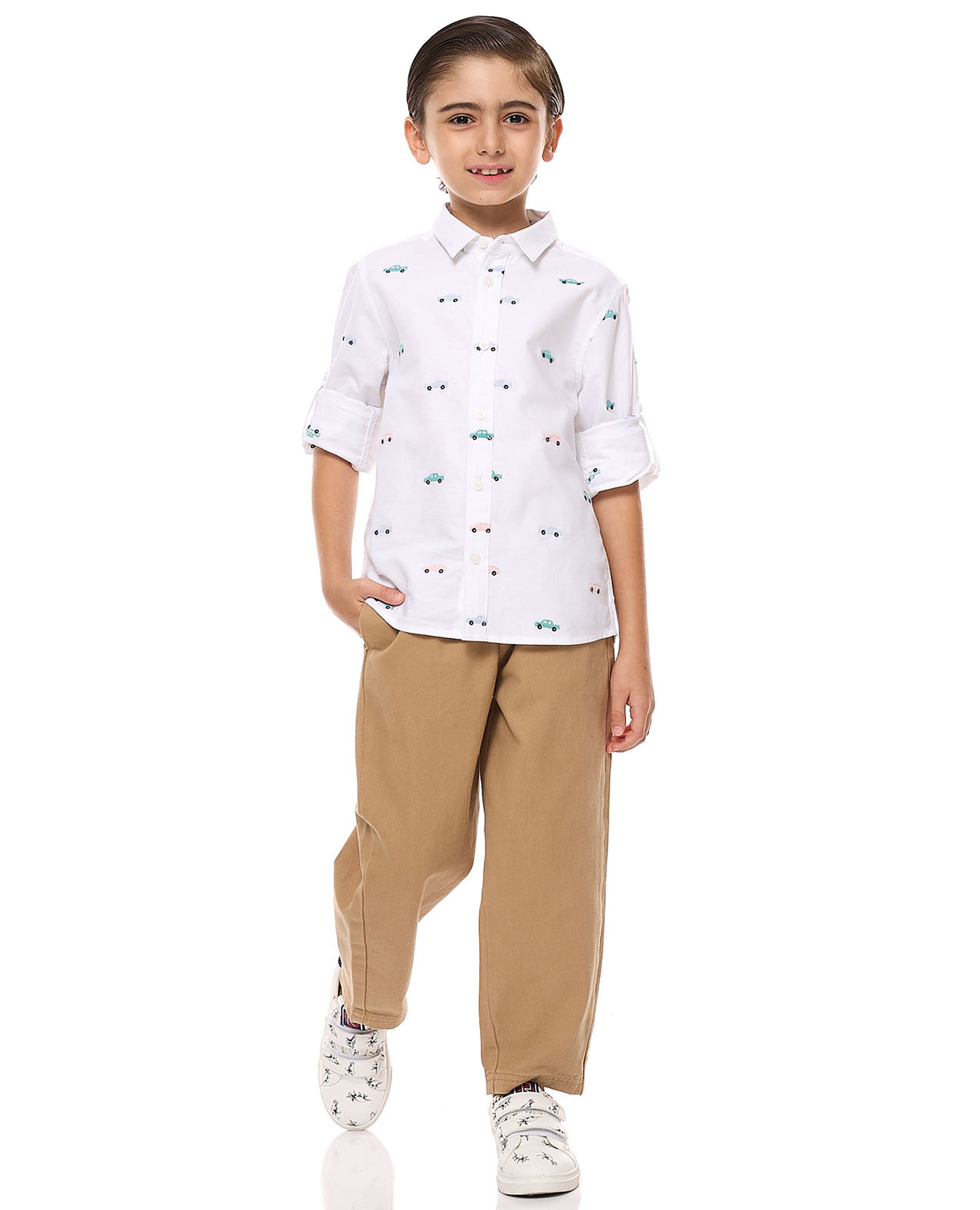 بنطال واسع بقصة مريحة وخصر مطاطي