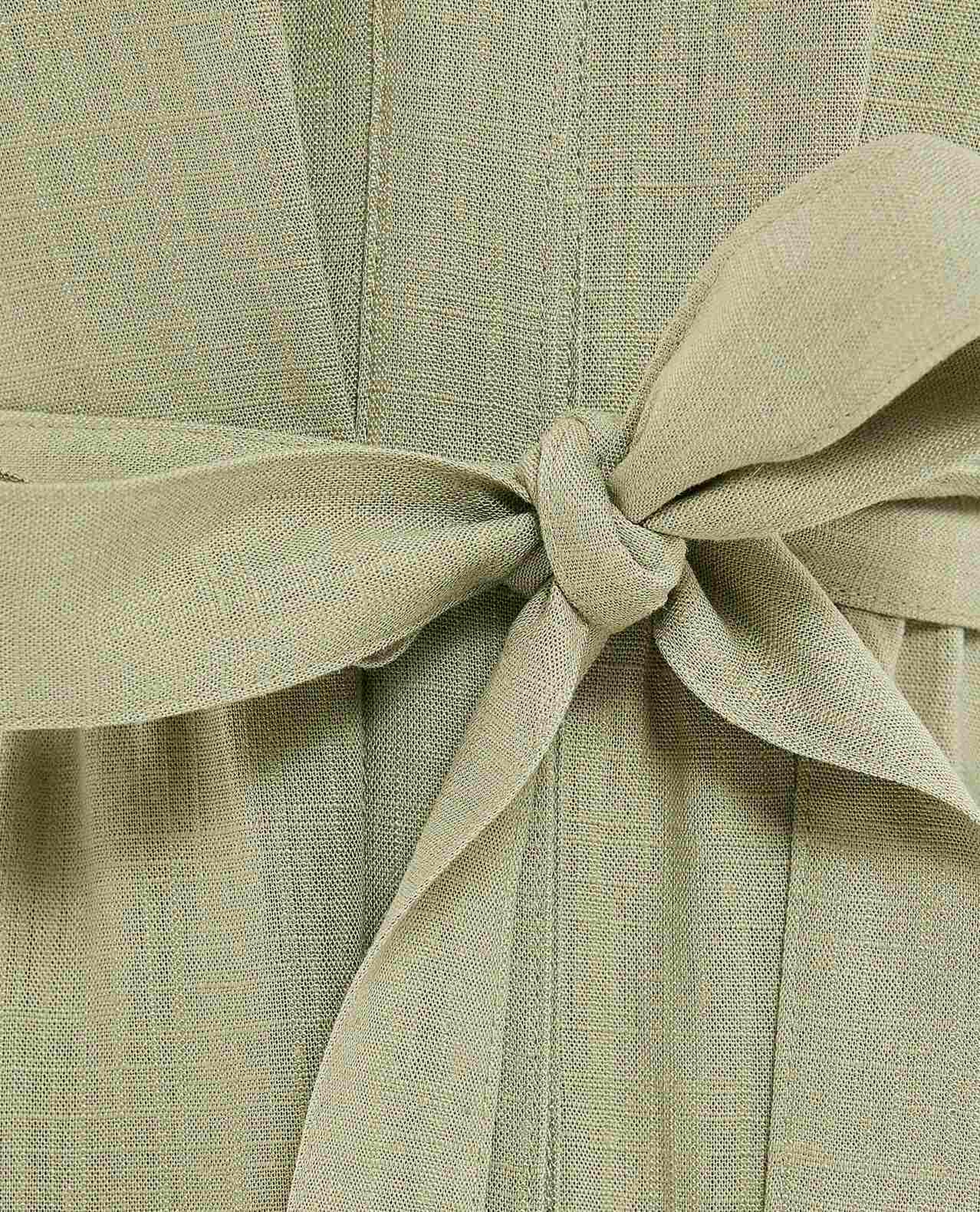 Belted Shirt Dress with Classic Collar and Long Sleeves