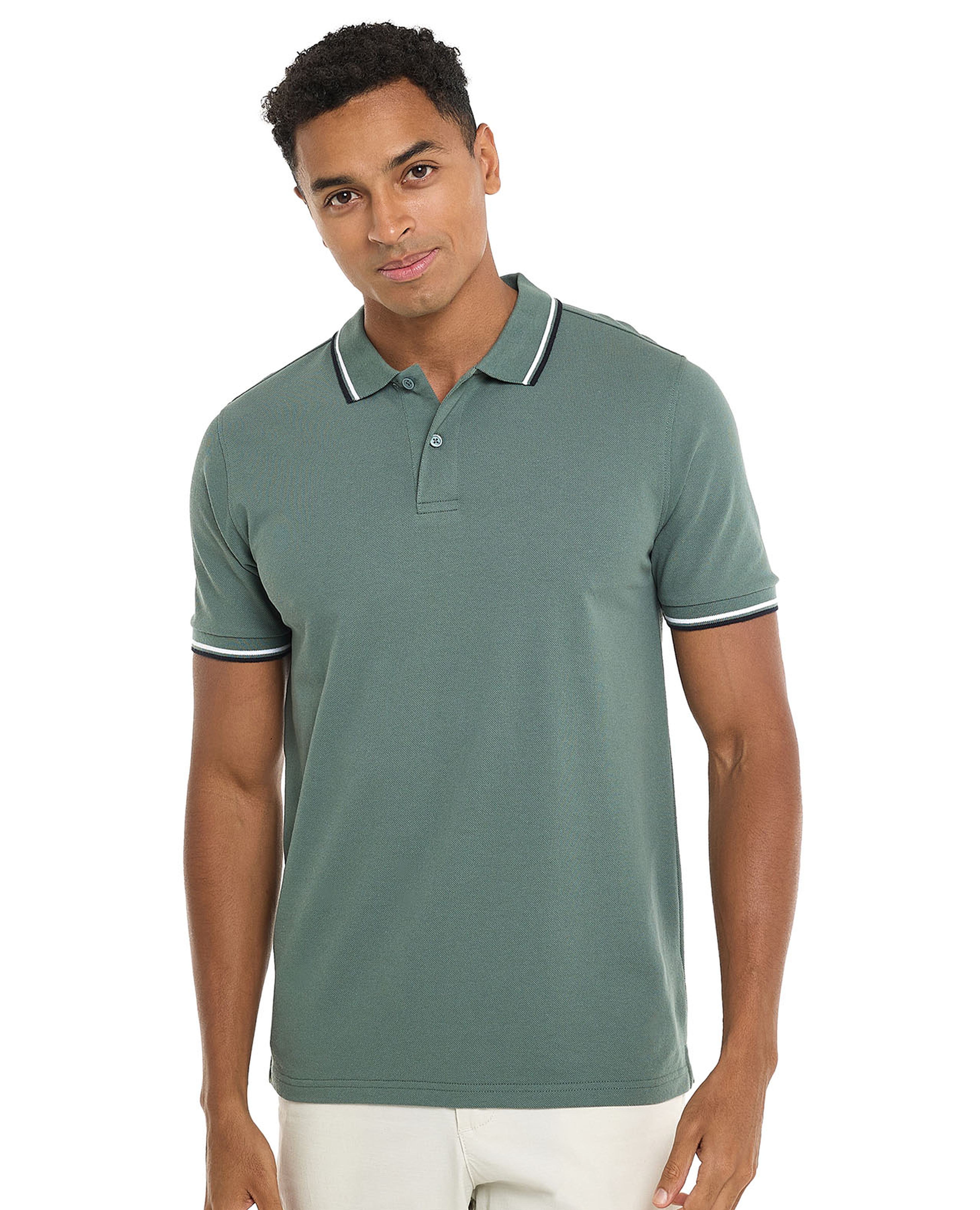 تيشيرت بولو بأطراف متباينة وأكمام قصيرة