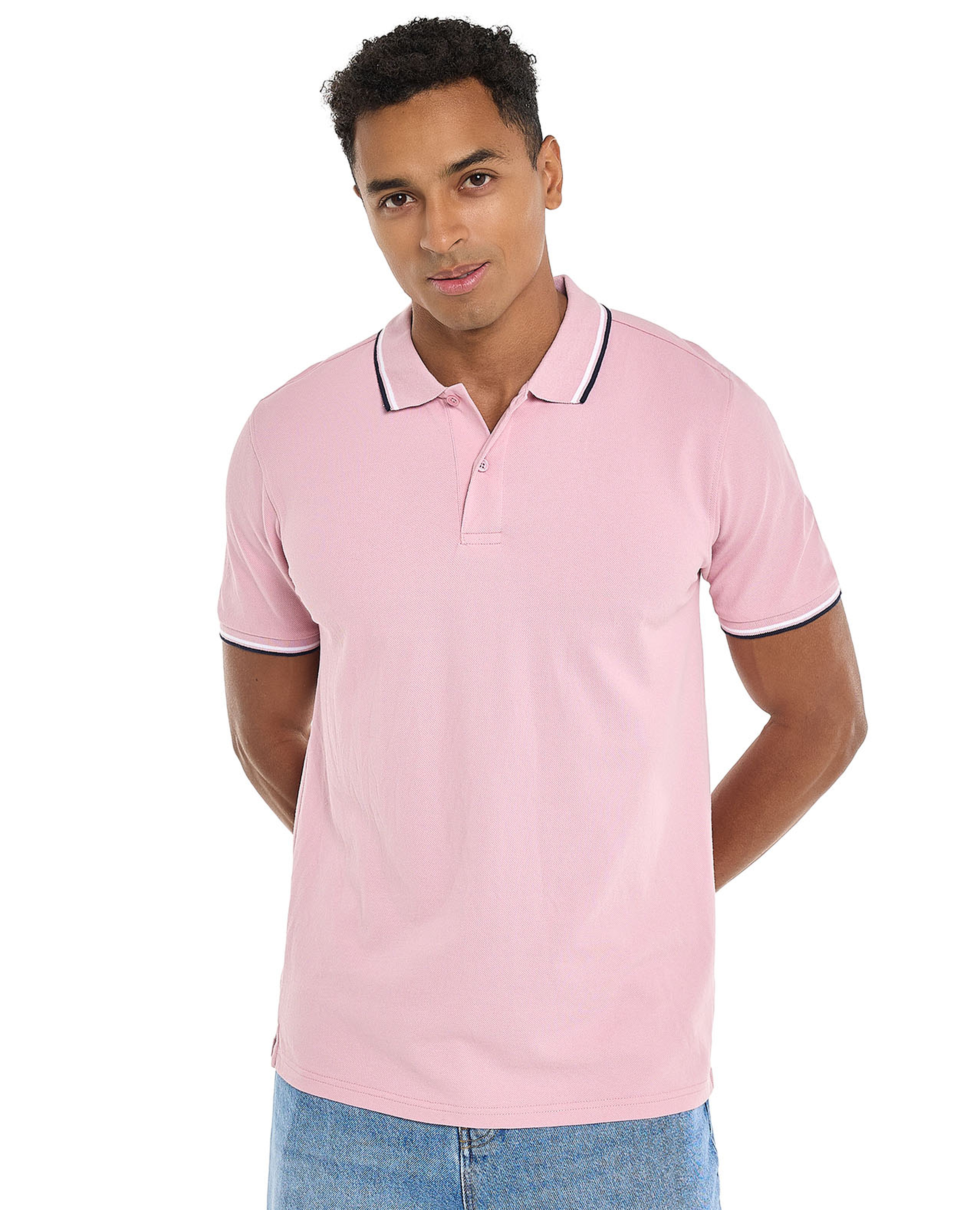 تيشيرت بولو بأطراف متباينة وأكمام قصيرة