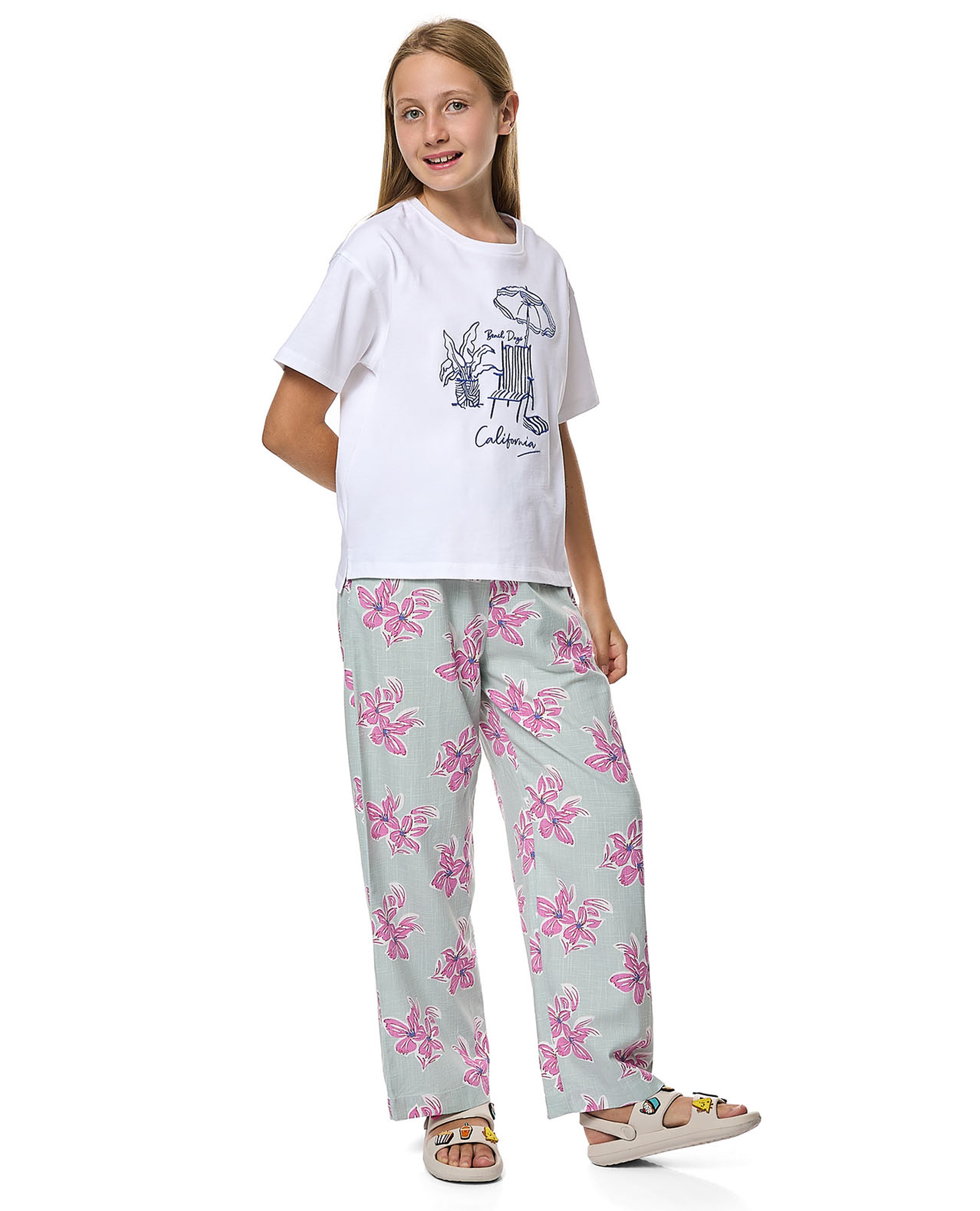 Embroidered T-Shirt With Crew Neck and Short Sleeves