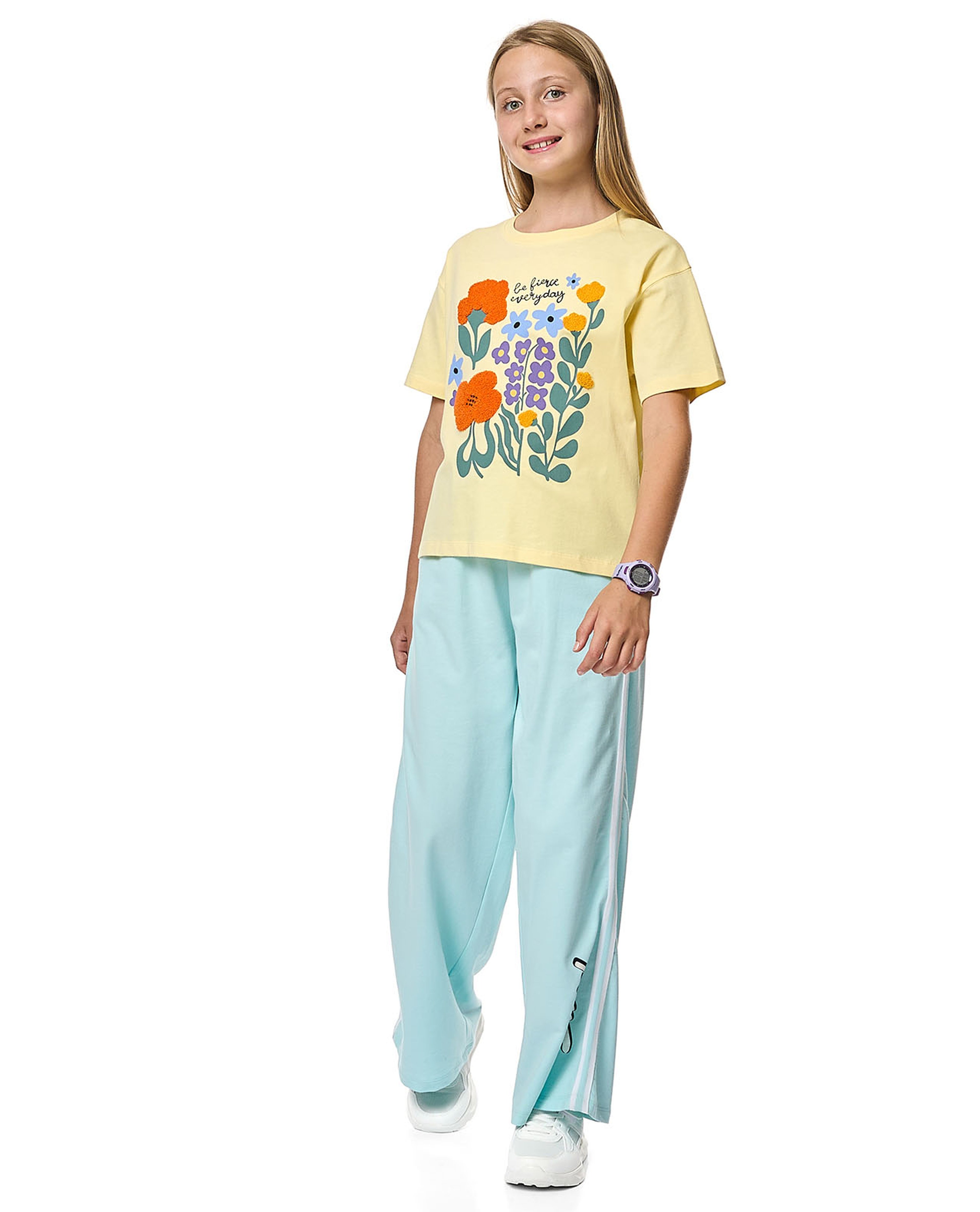 Embroidered T-Shirt With Crew Neck and Short Sleeves