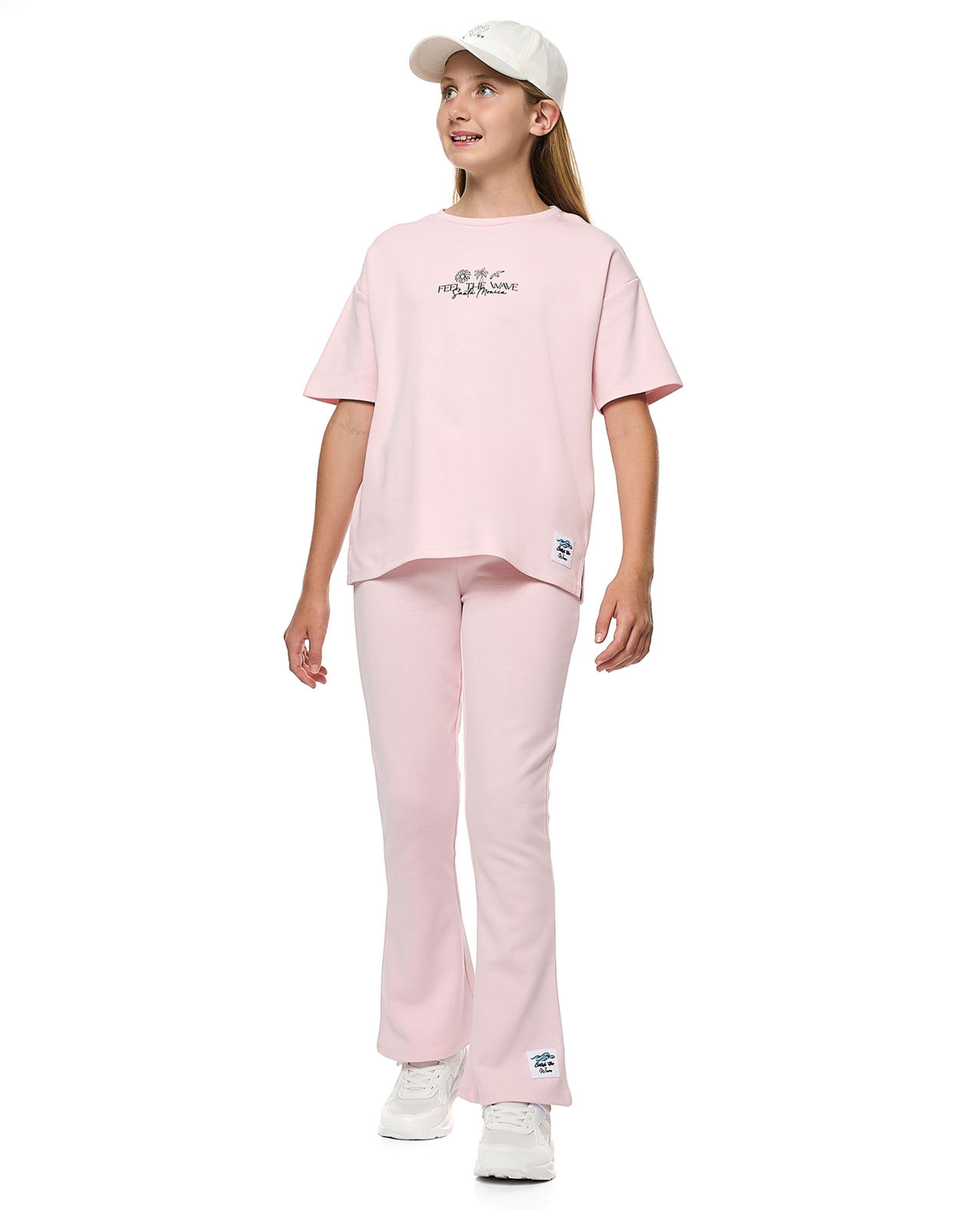 طقم ملابس بطبعات متنوعة