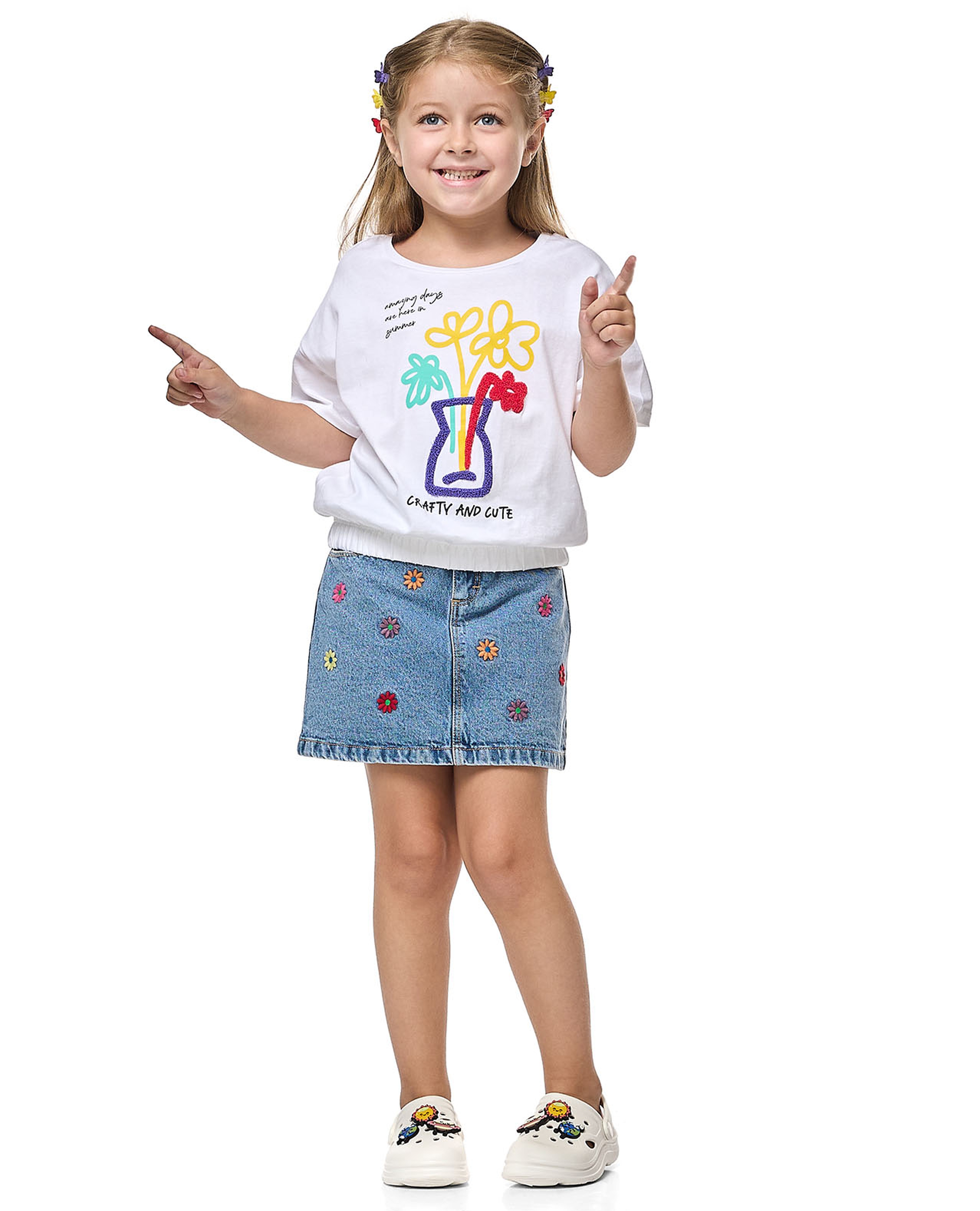 تنورة دنيم مطرزة