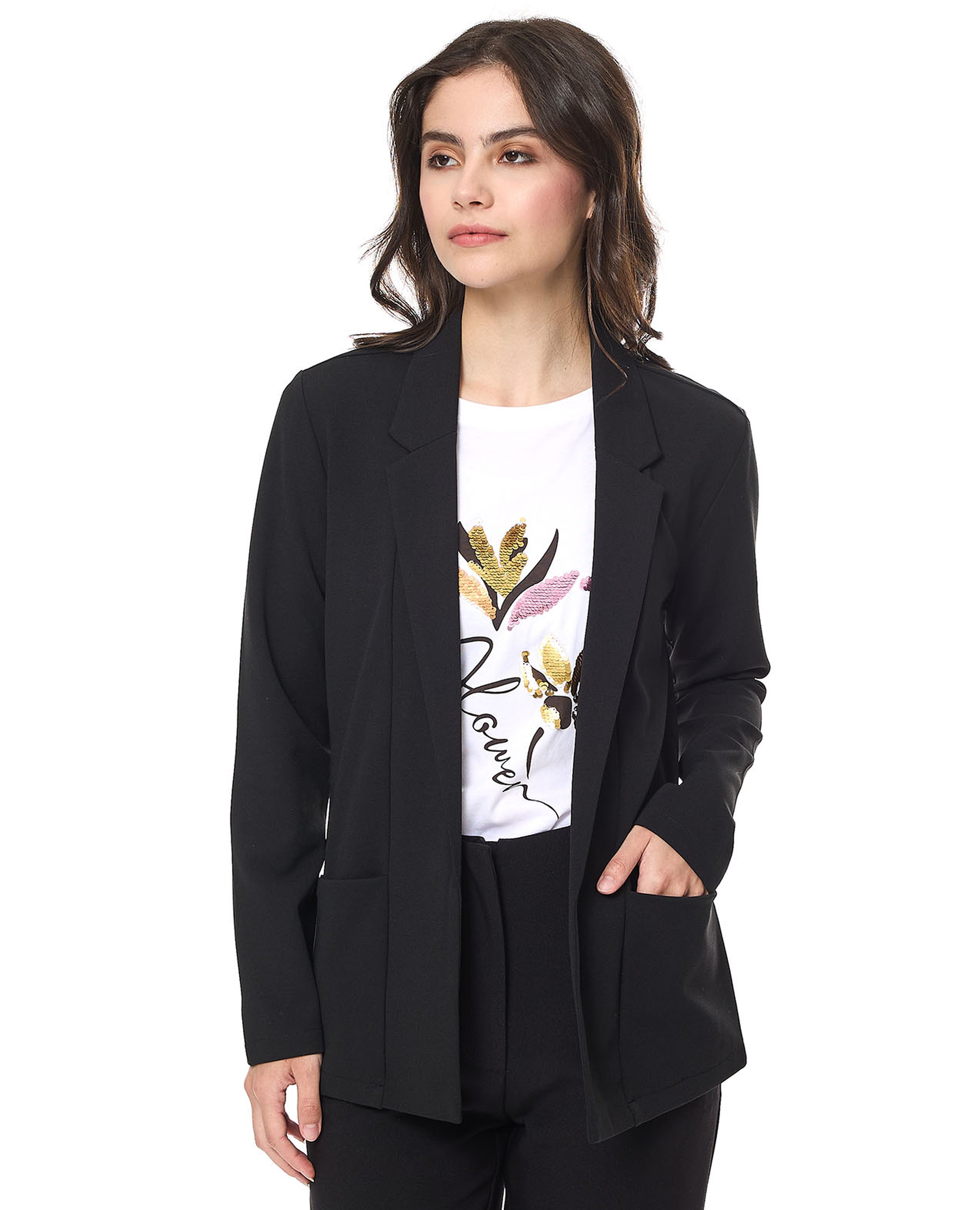 جاكيت سادة بأكمام طويلة