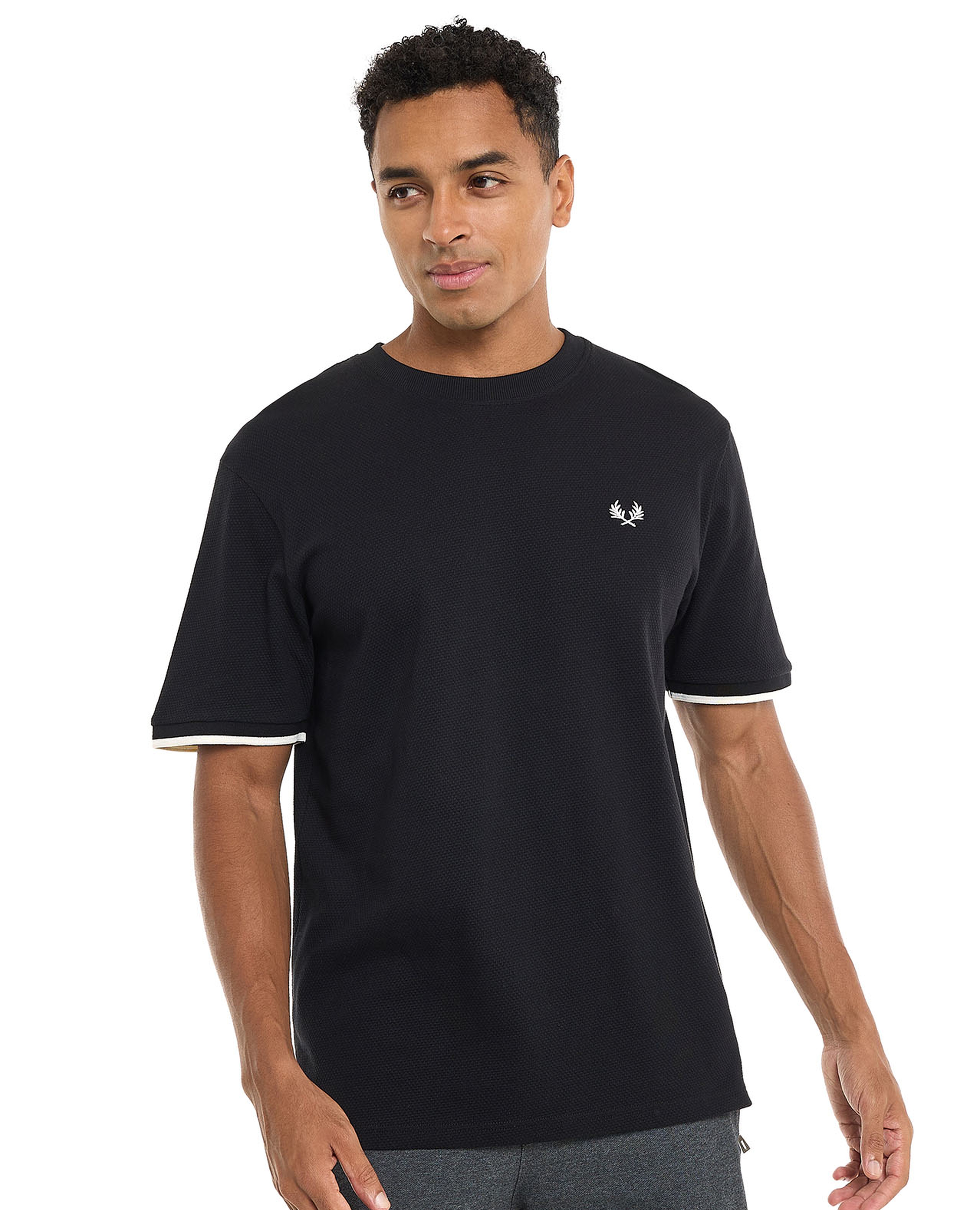 Contrast Trim T-Shirt with Crew Neck and Short Sleeves