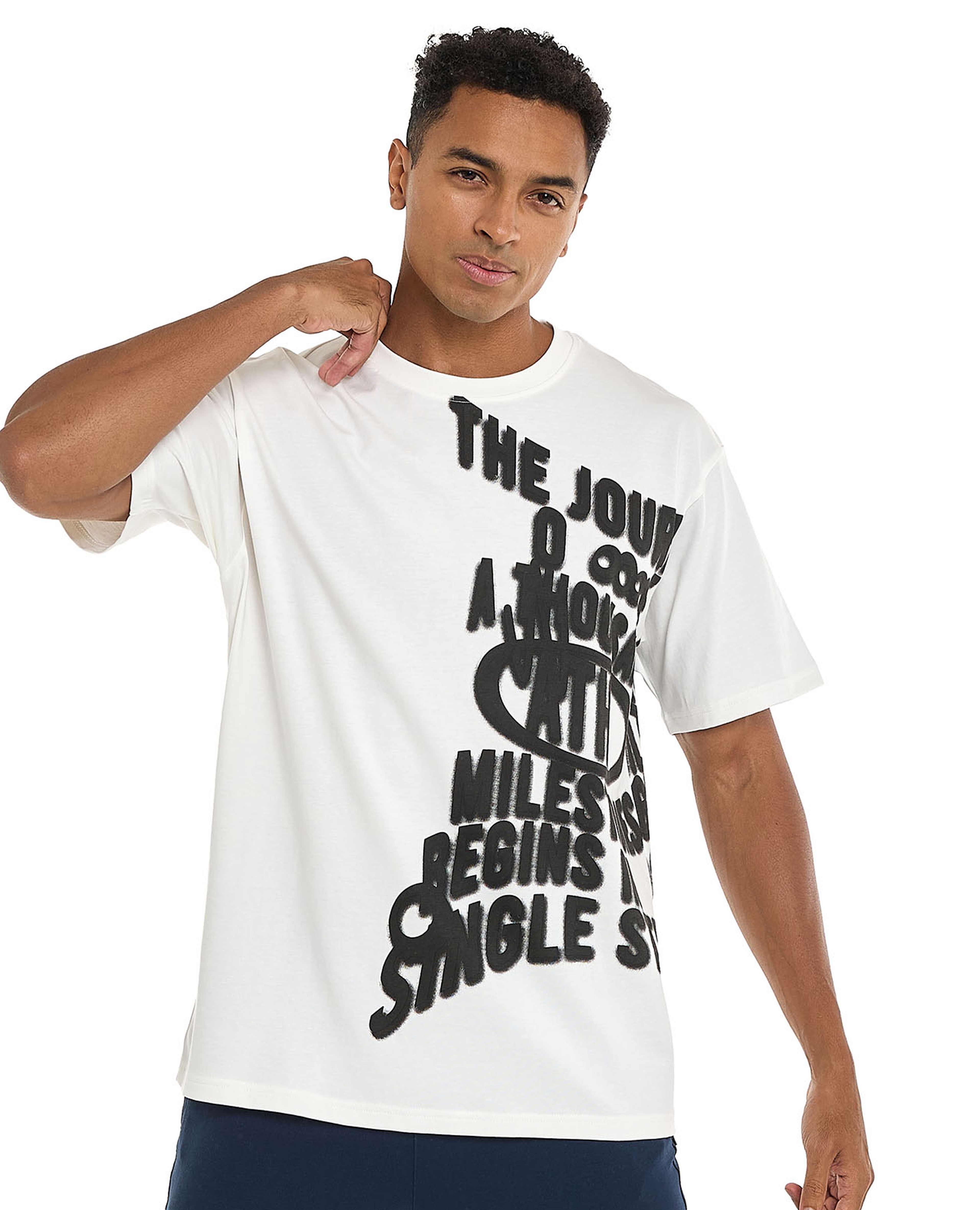 تيشيرت بياقة مستديرة وأكمام قصيرة وطبعة