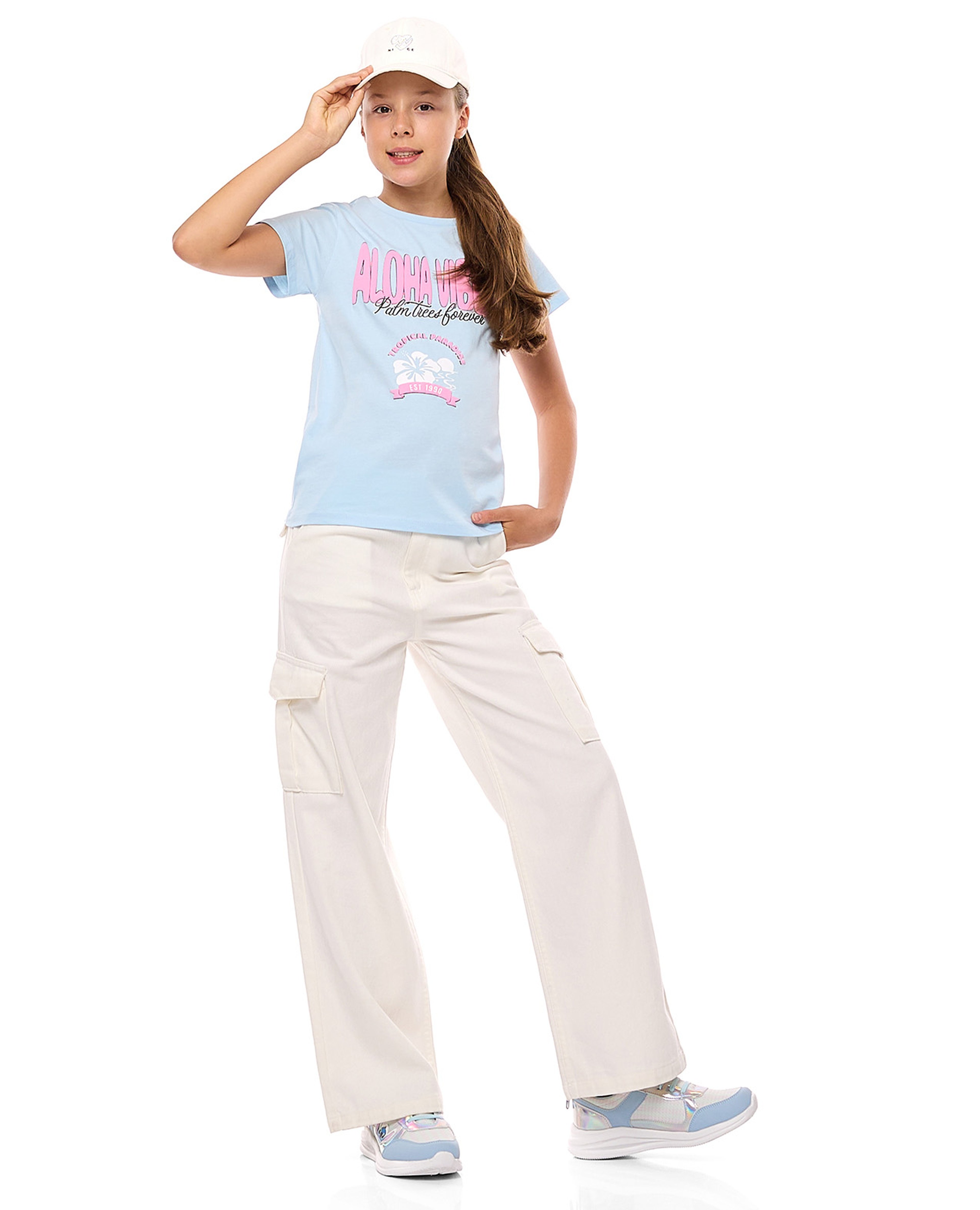 Solid Wide Leg Cargo Jeans with Button Closure