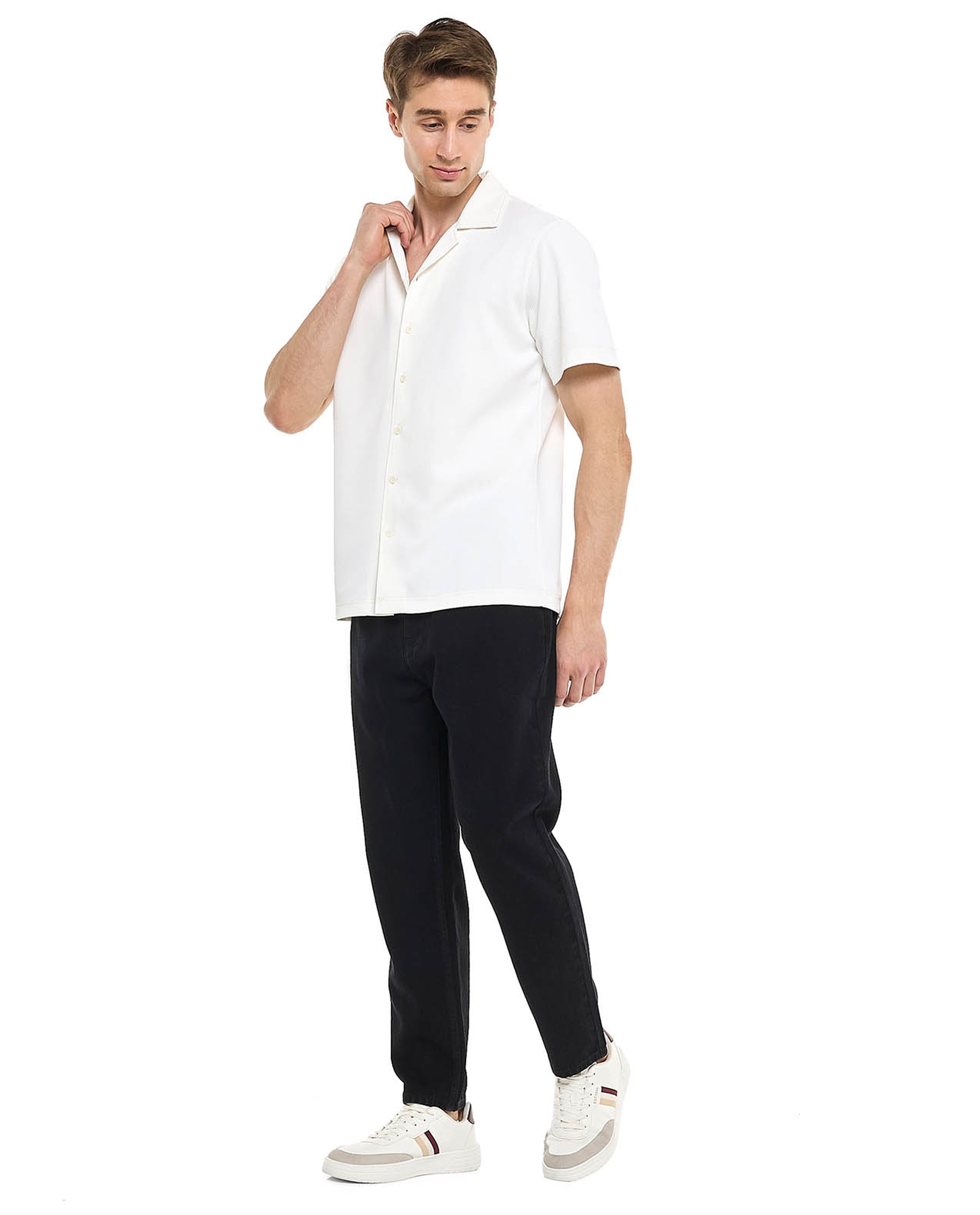 Solid Tapered Fit Jeans with Button Closure