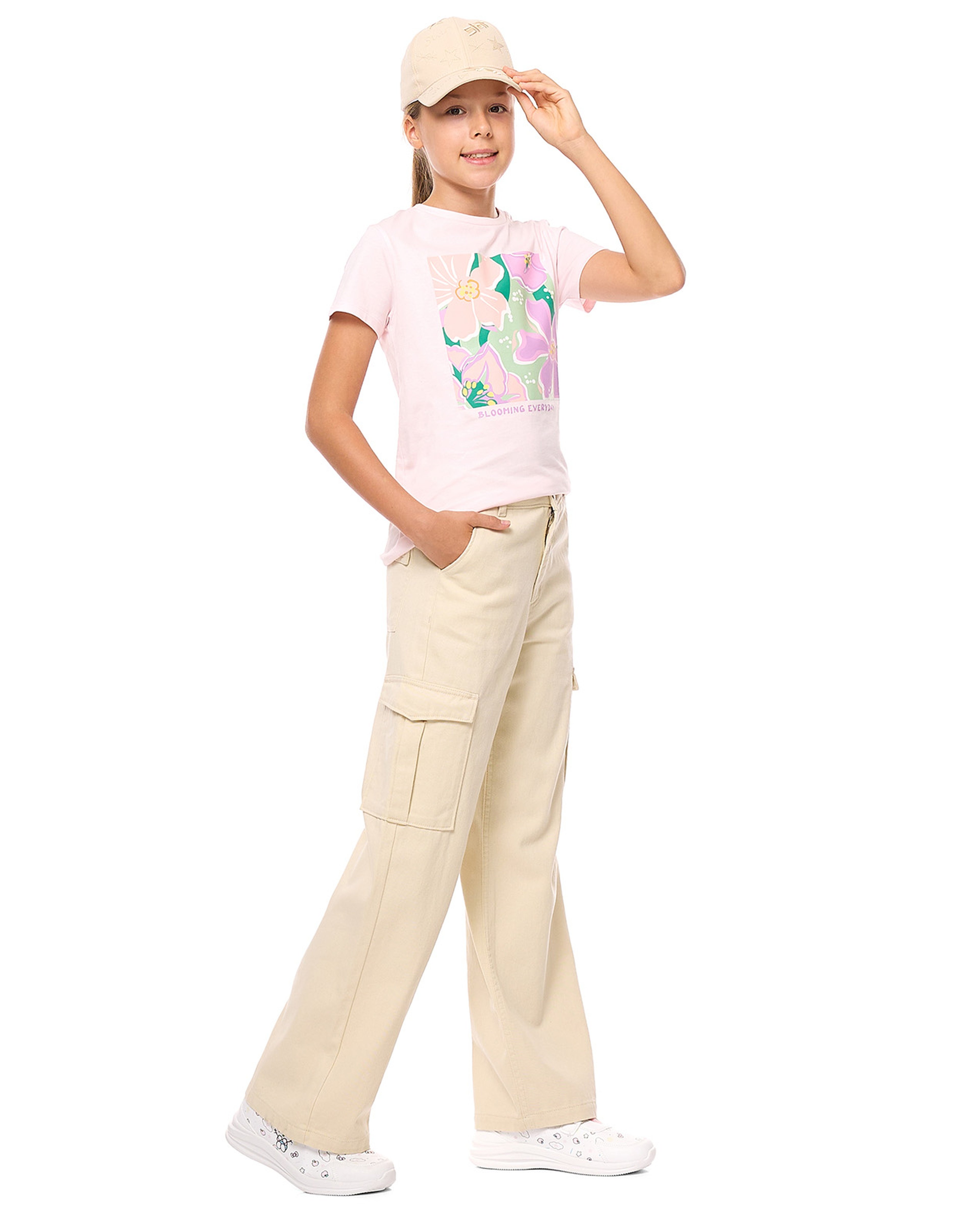 Solid Wide Leg Cargo Jeans with Button Closure