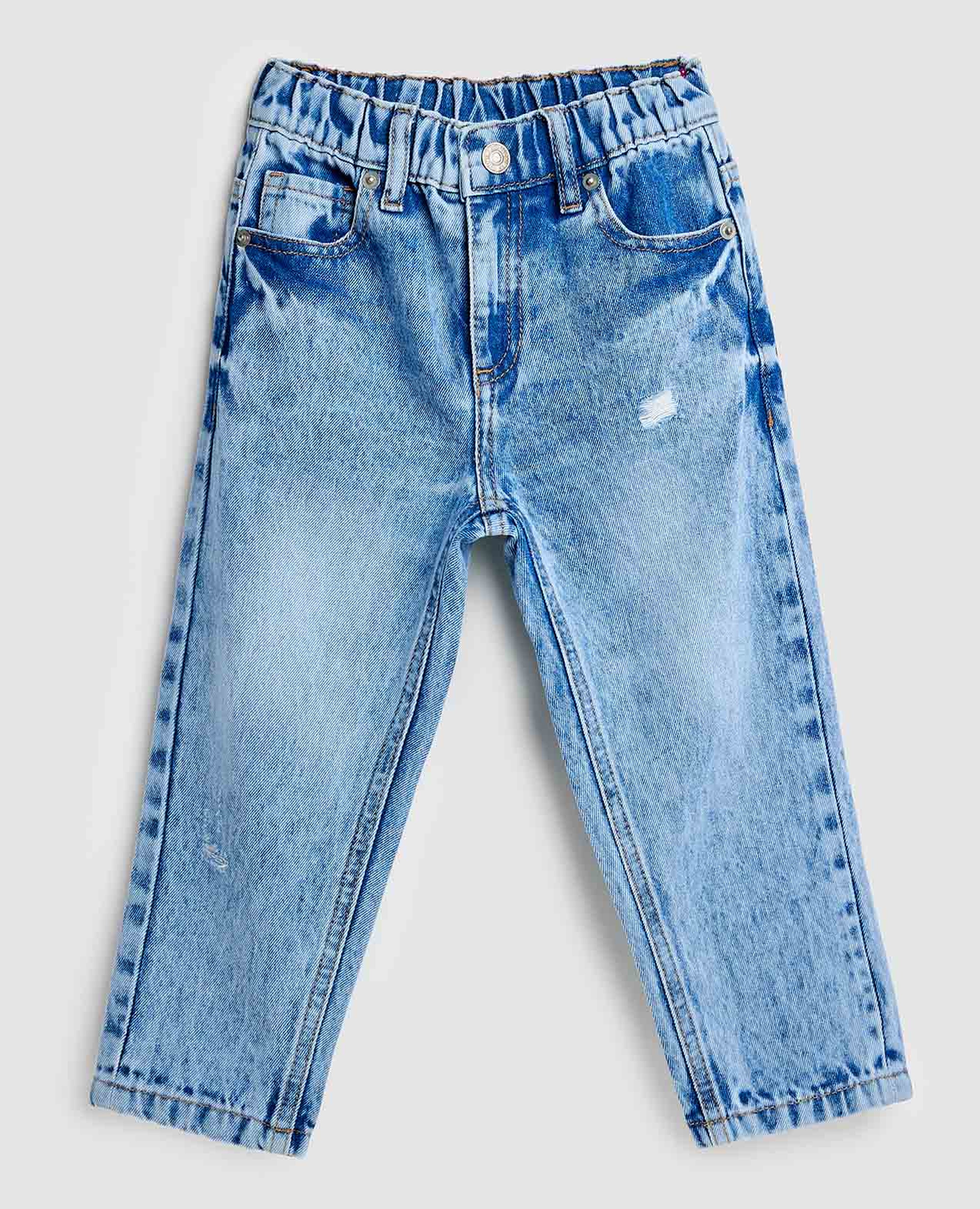 بنطال جينز بقصة ضيقة بزر