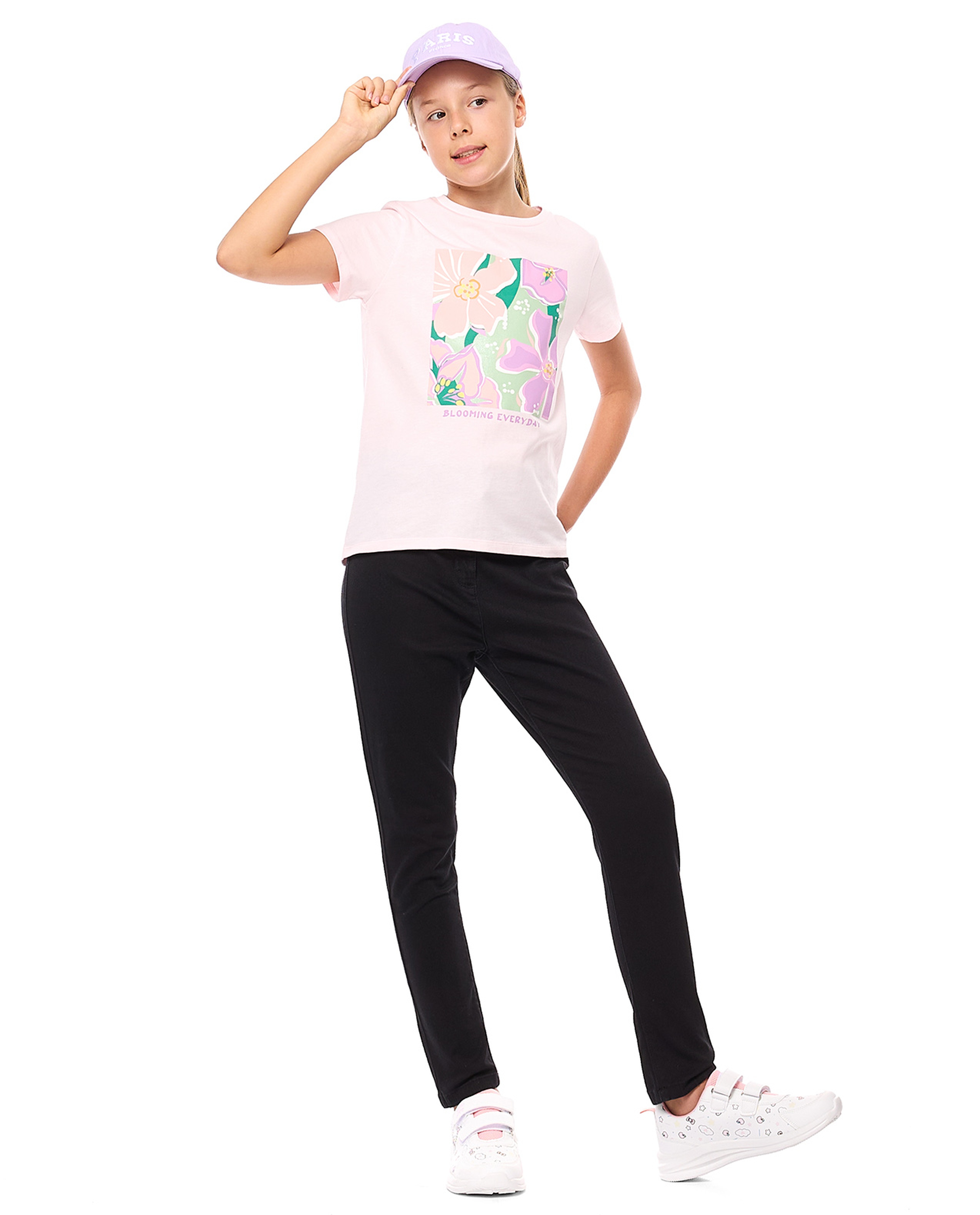 Solid Slim Fit Jeans with Button Closure