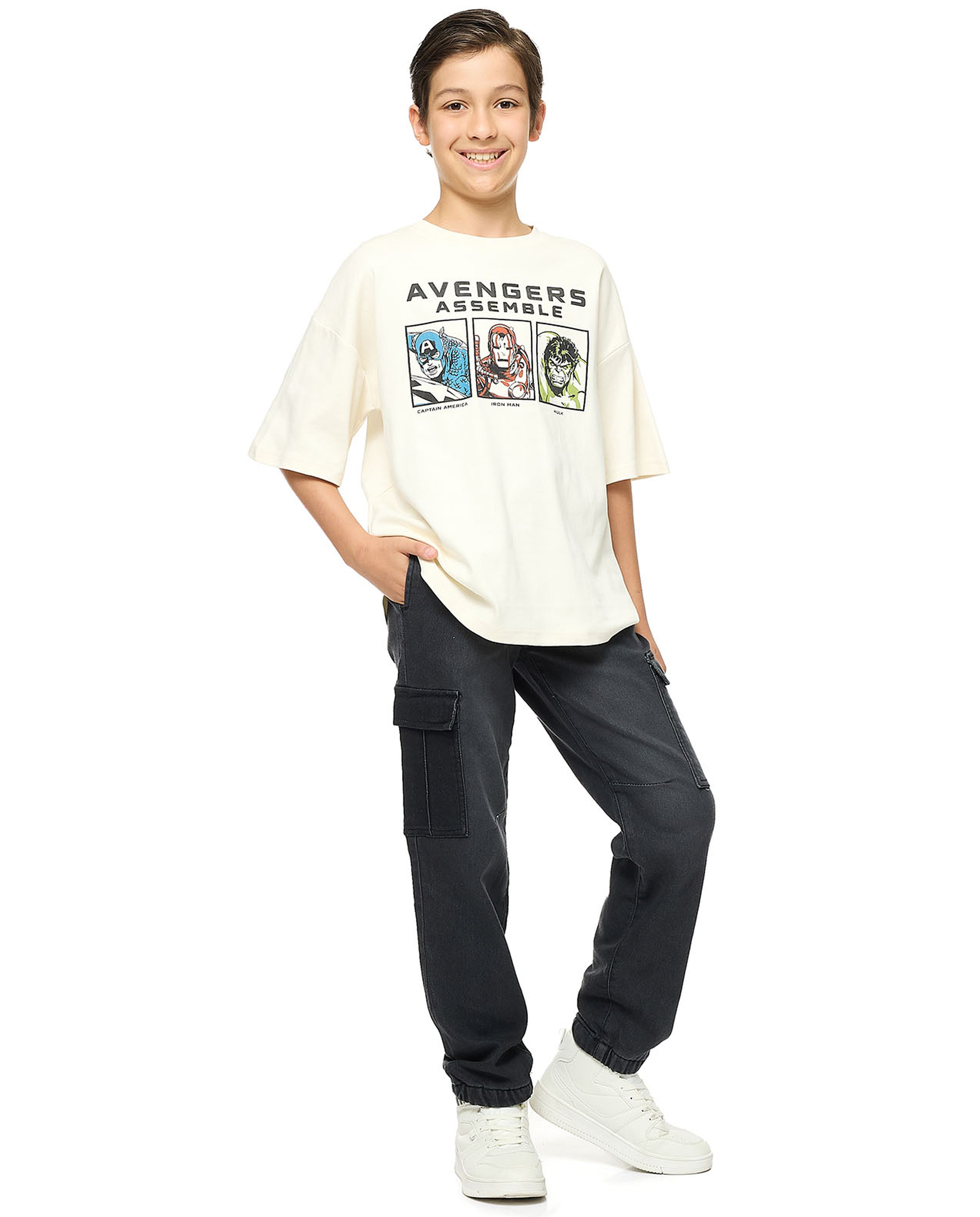 Avengers Printed T-Shirt with Crew Neck and Short Sleeves