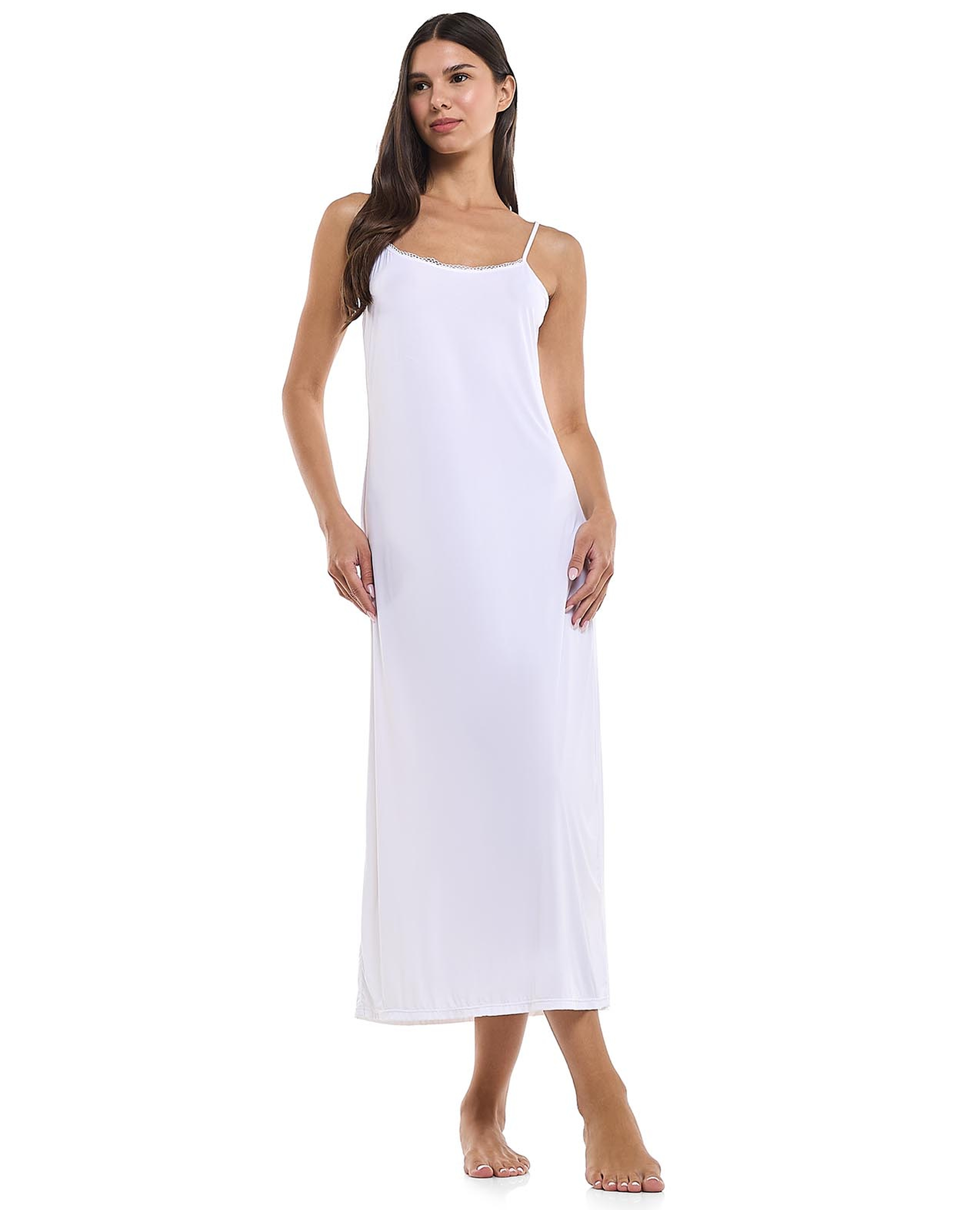 قميص نوم مزين بالدانتيل بحمالات وياقة دائرية