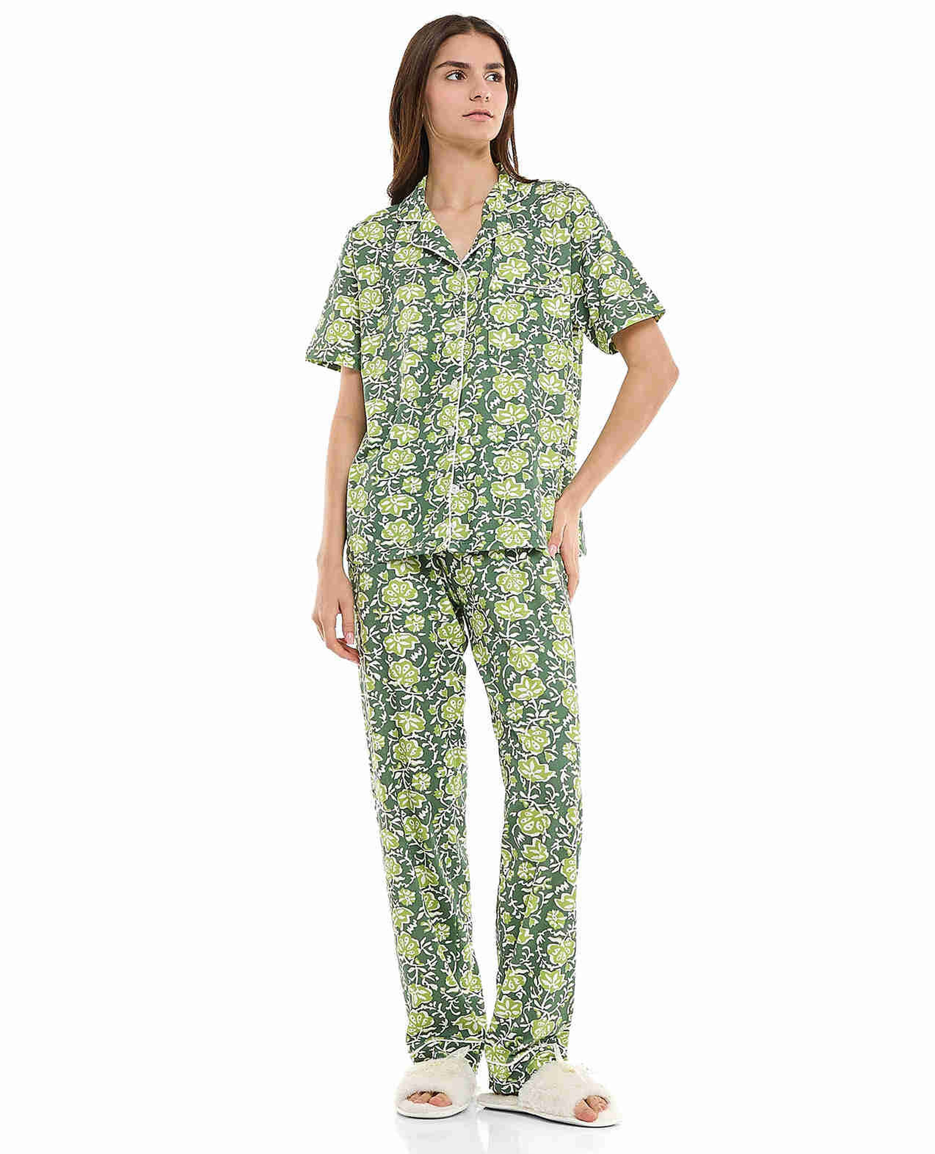 طقم بيجاما بطبعة زهور