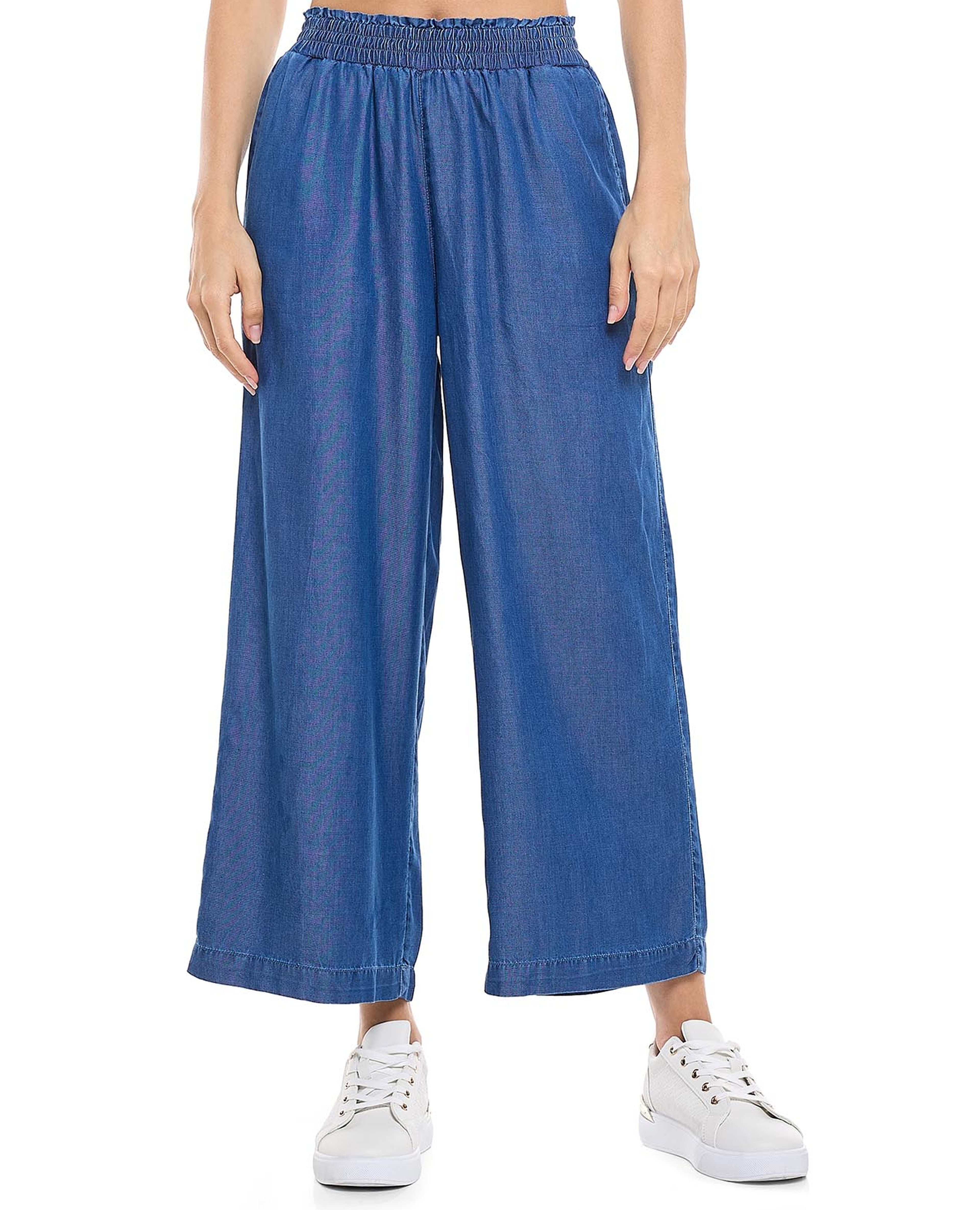 جينز بخصر مطاطي واسع ومغسول