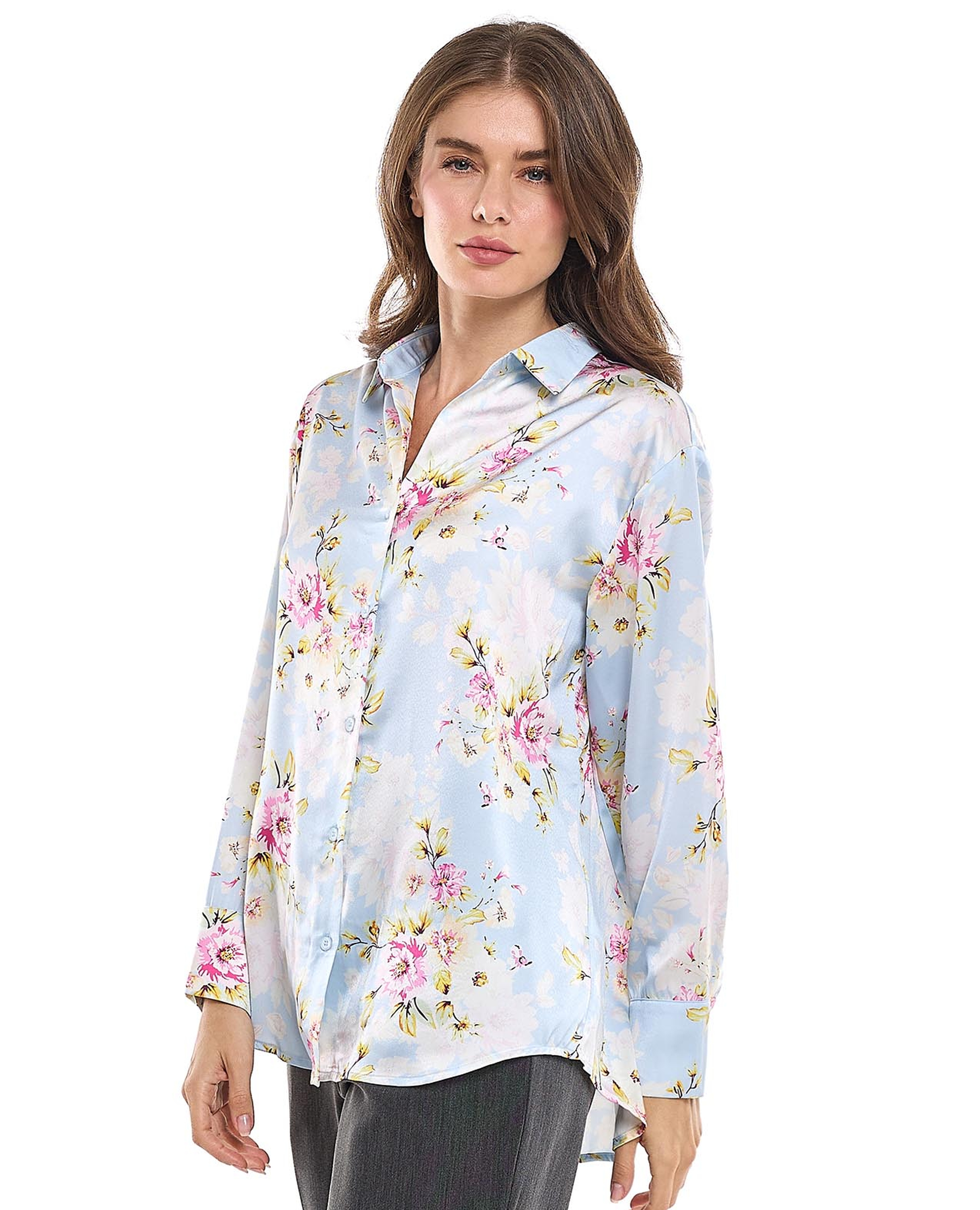 قميص بأكمام طويلة وطبعة