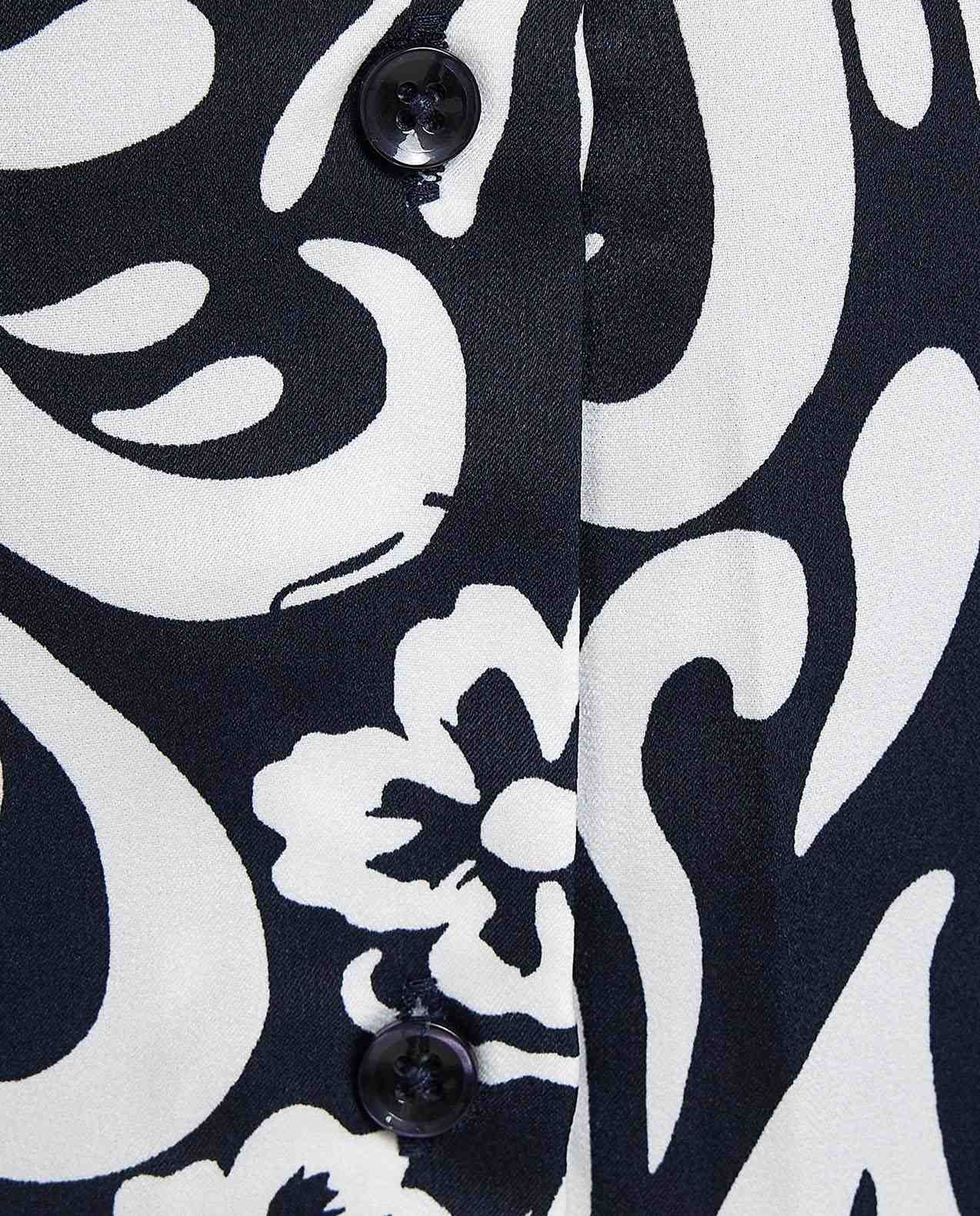 Patterned Shirt with Classic Collar and Long Sleeves