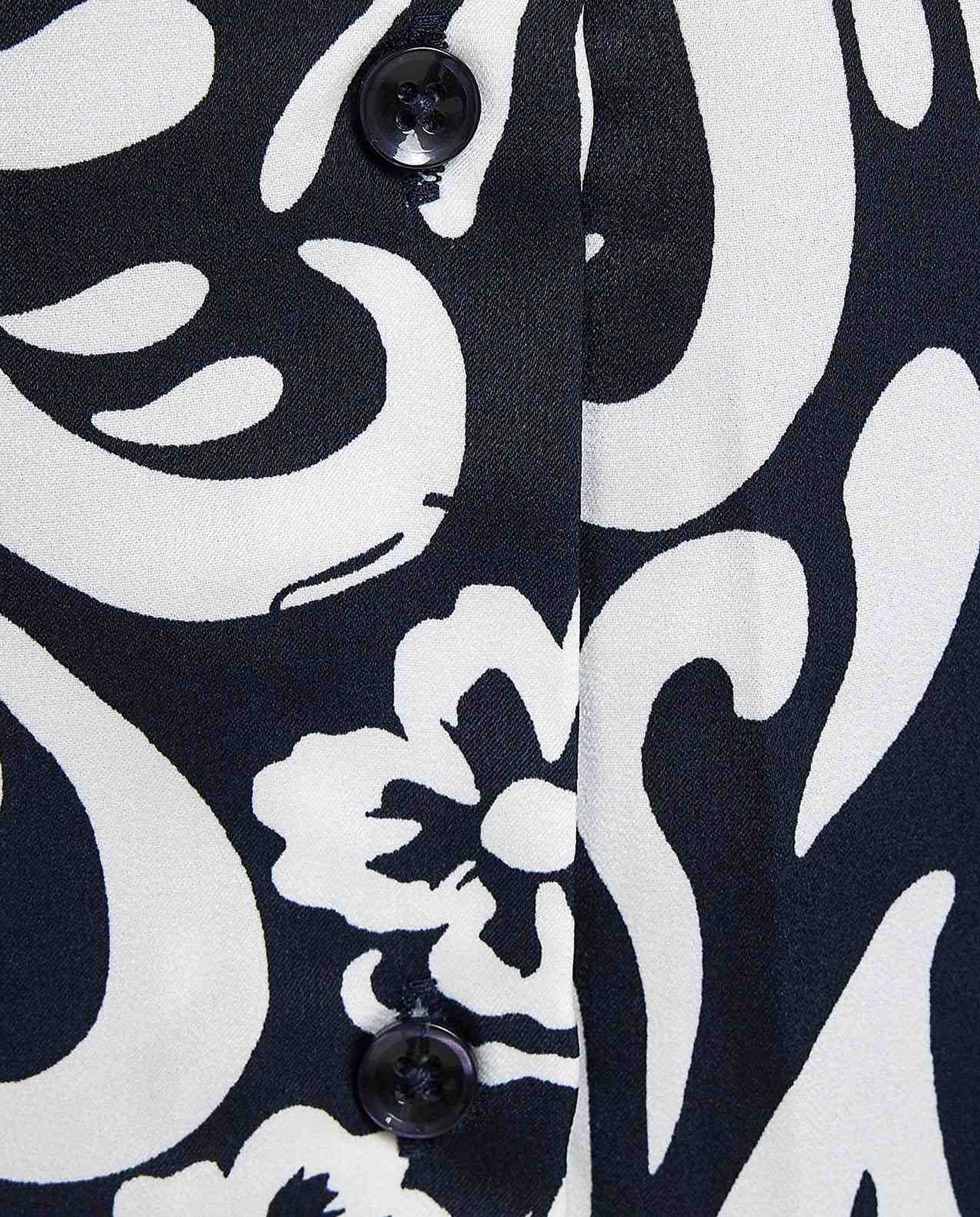 Patterned Shirt with Classic Collar and Long Sleeves