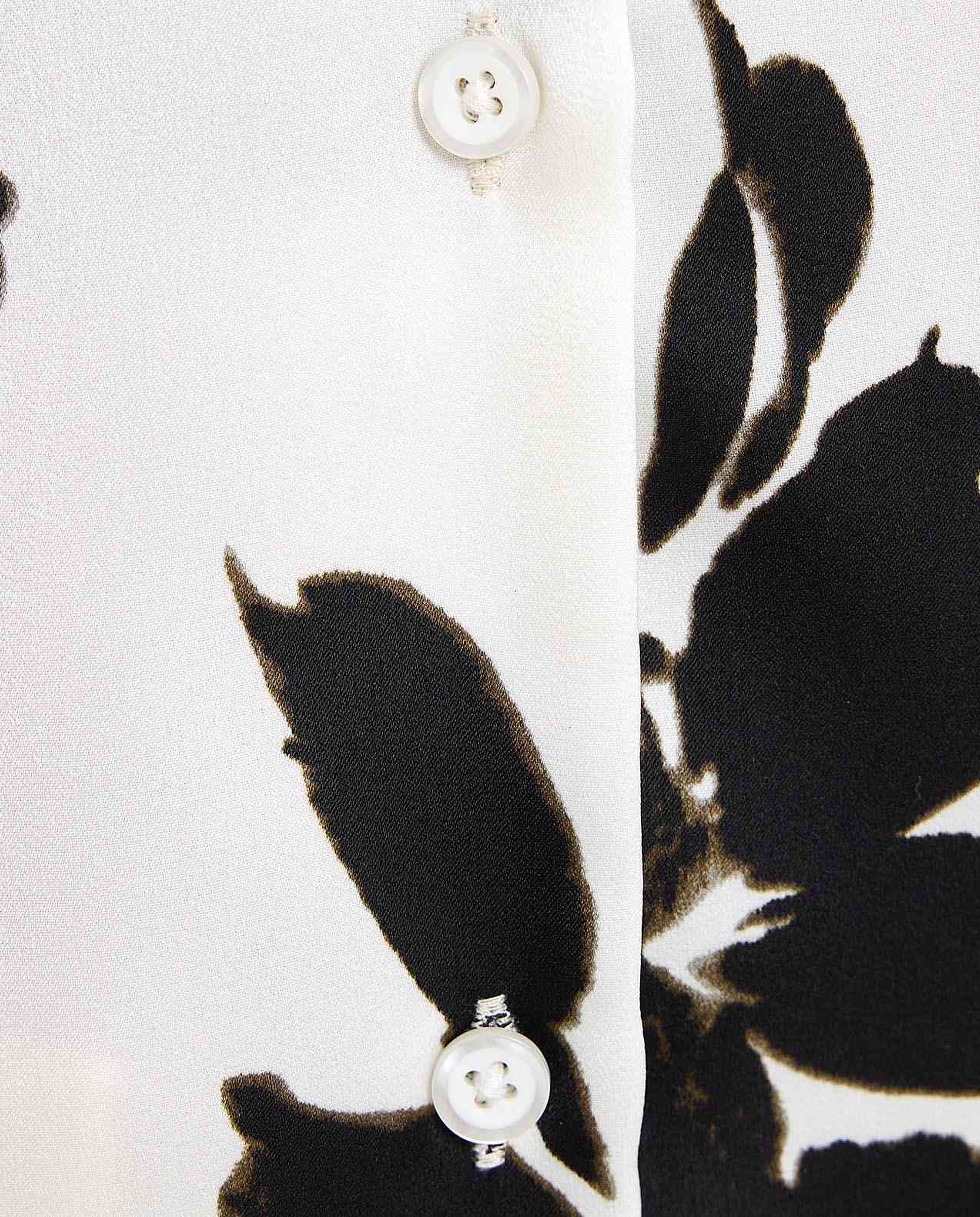 Patterned Shirt with Classic Collar and Long Sleeves