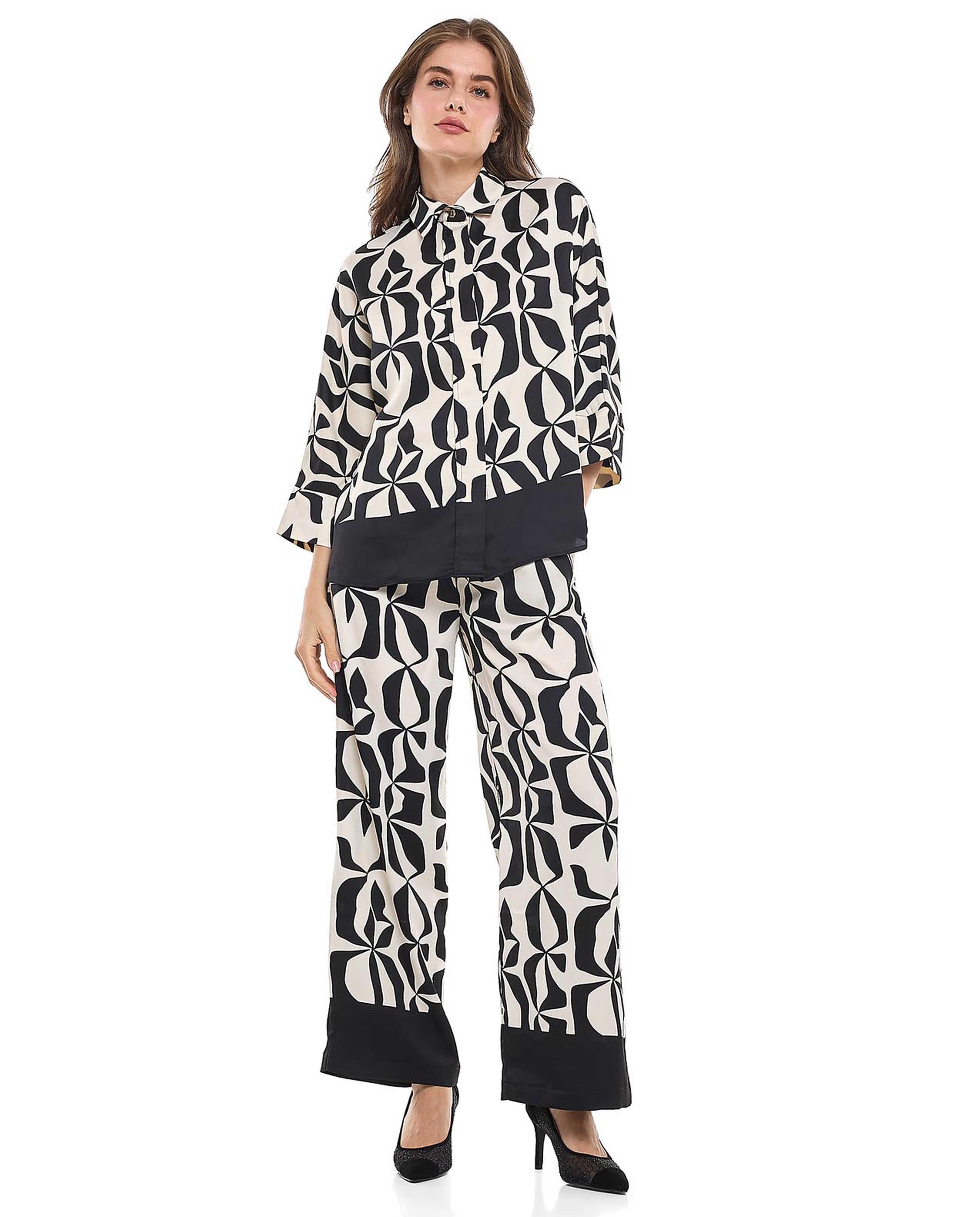 Patterned Shirt with Classic Collar and 3/4 Sleeves