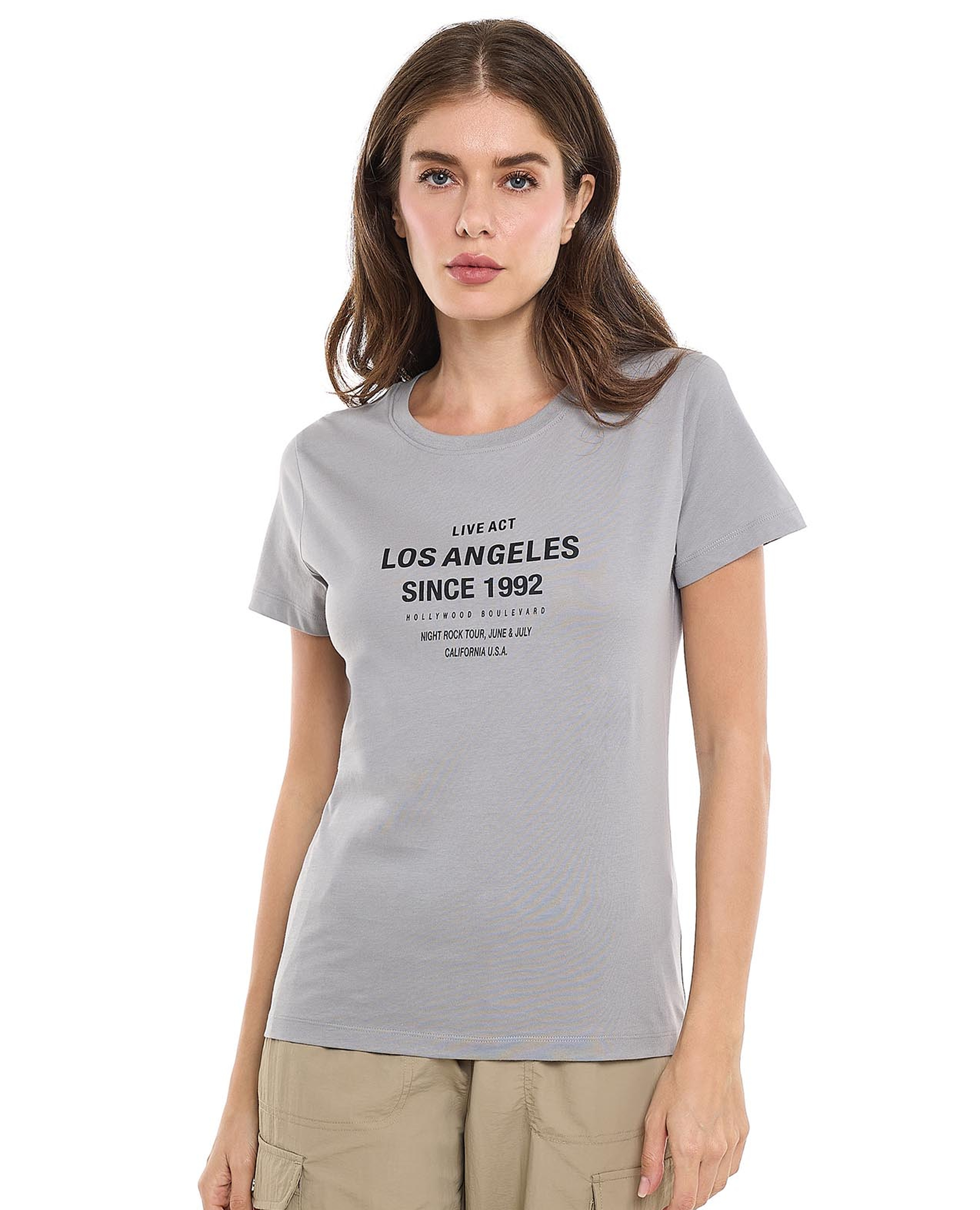 تيشيرت بطبعة وياقة مستديرة وأكمام قصيرة