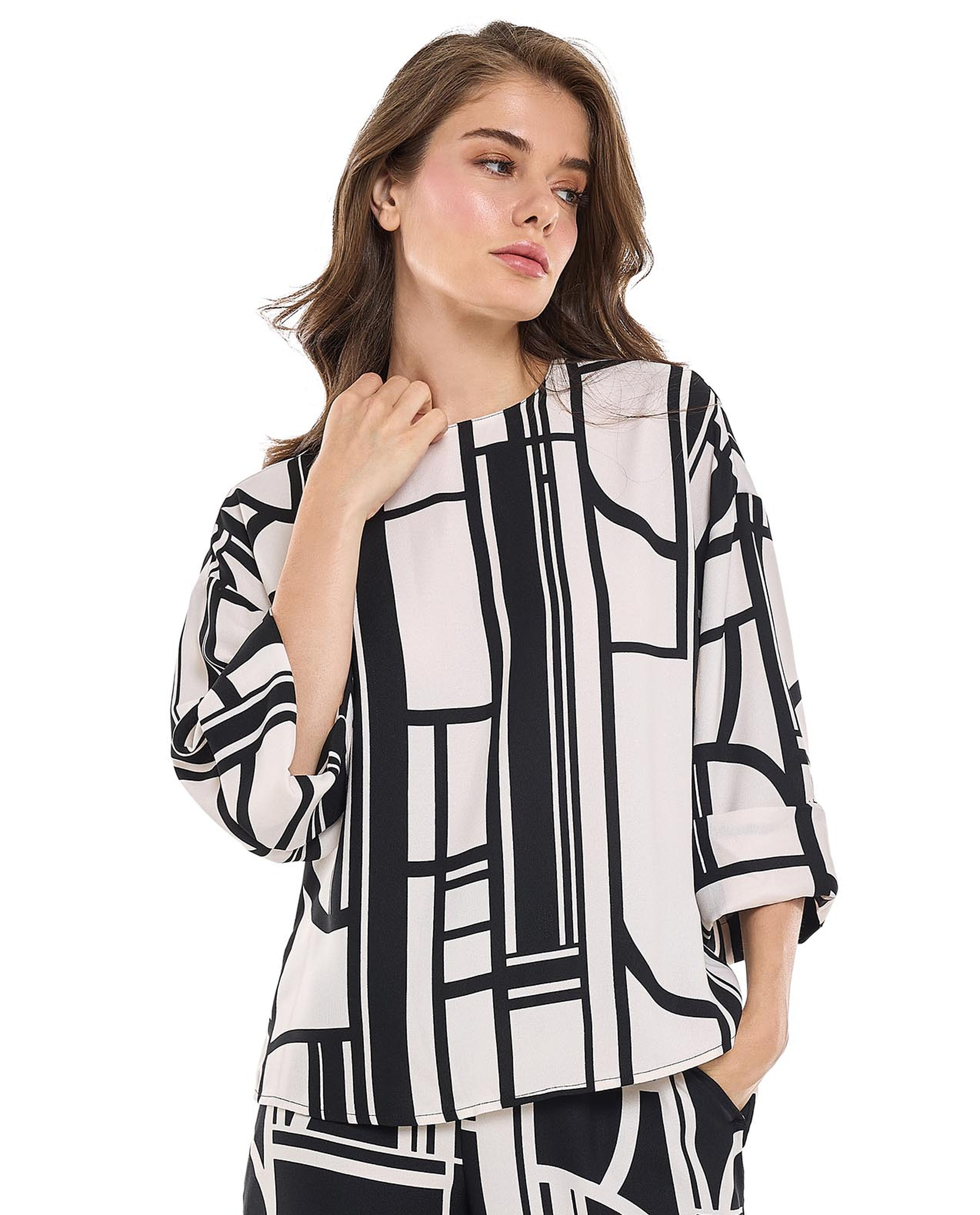 Patterned Top with Crew Neck and Long Sleeves