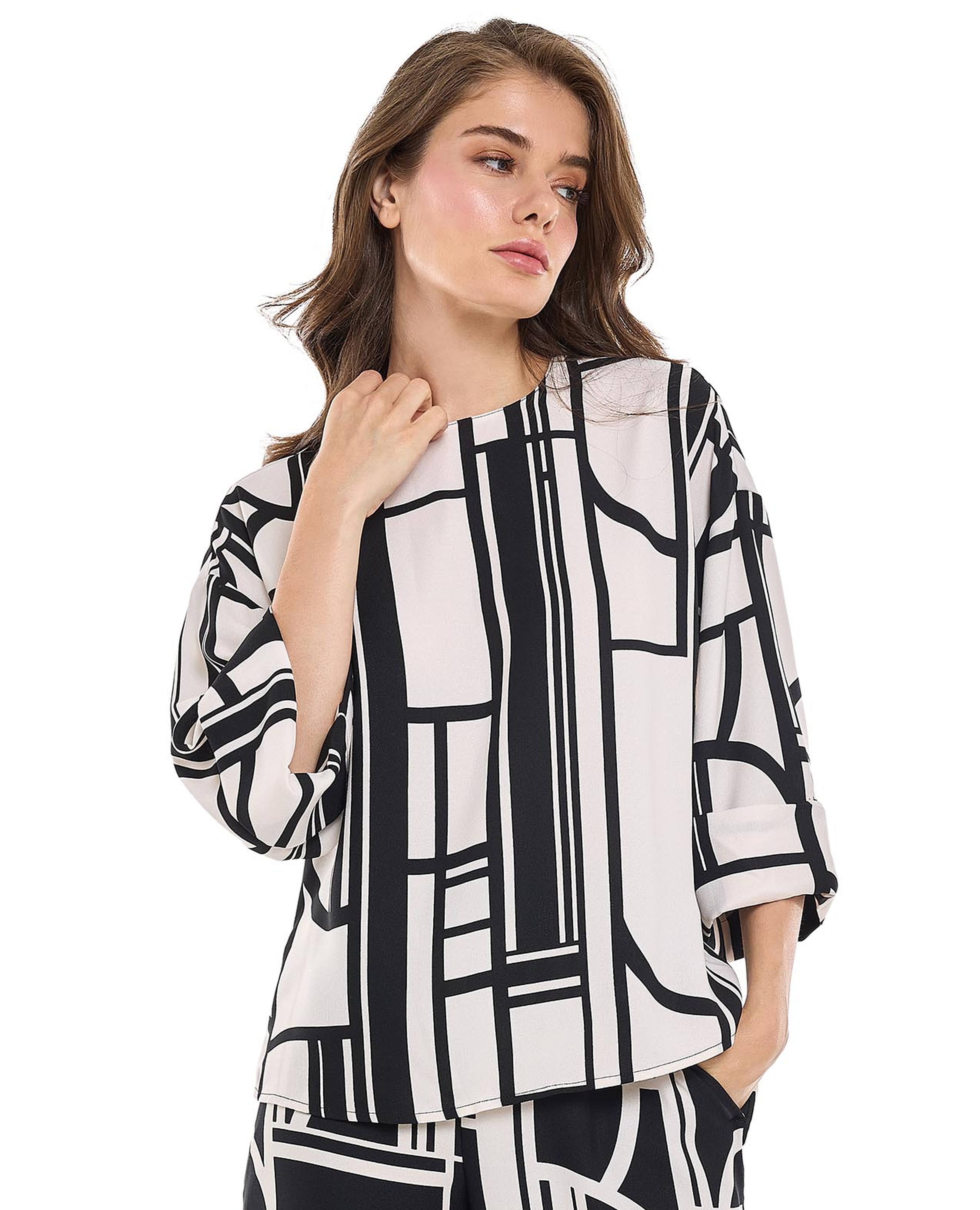 Patterned Top with Crew Neck and Long Sleeves