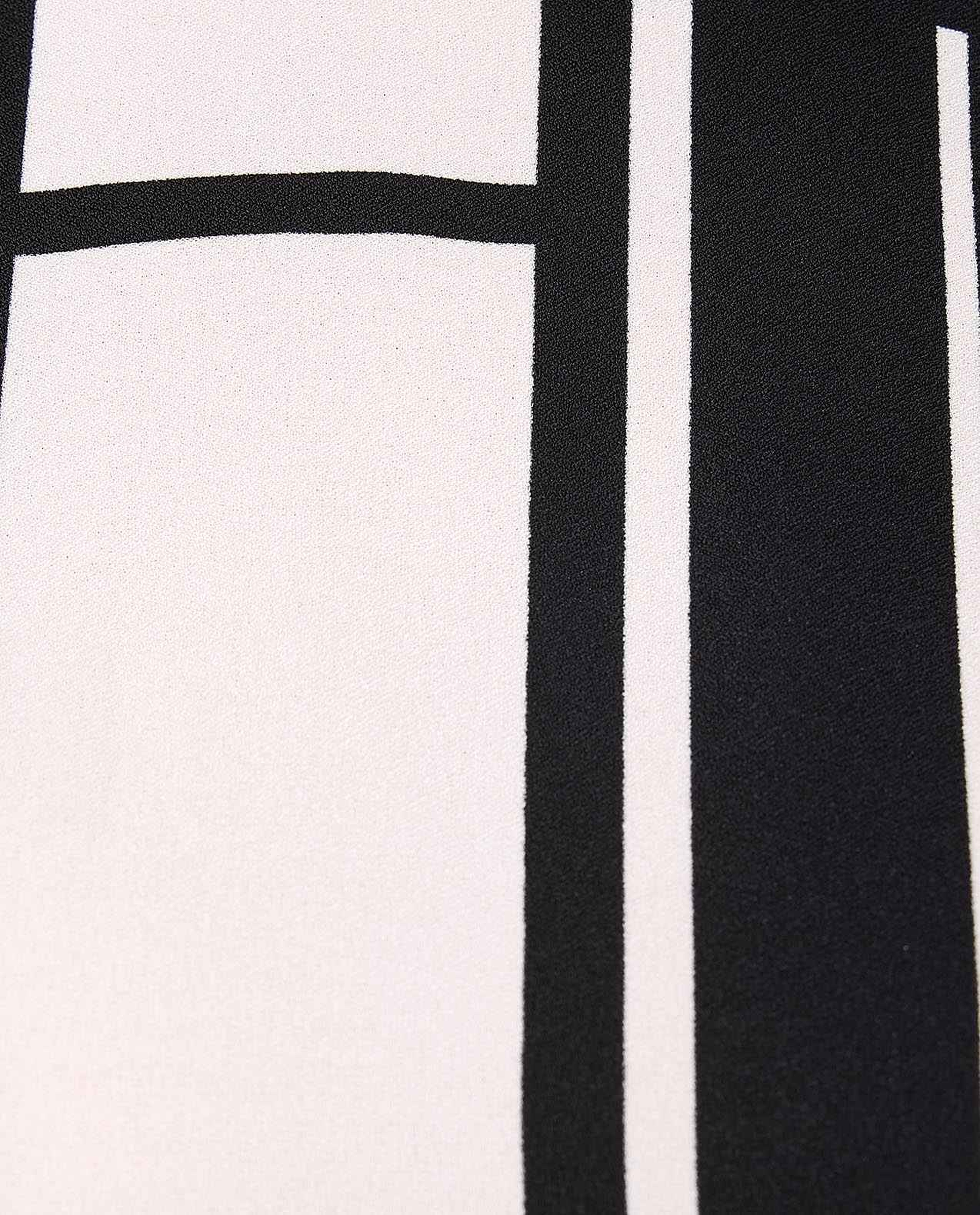 Patterned Top with Crew Neck and Long Sleeves