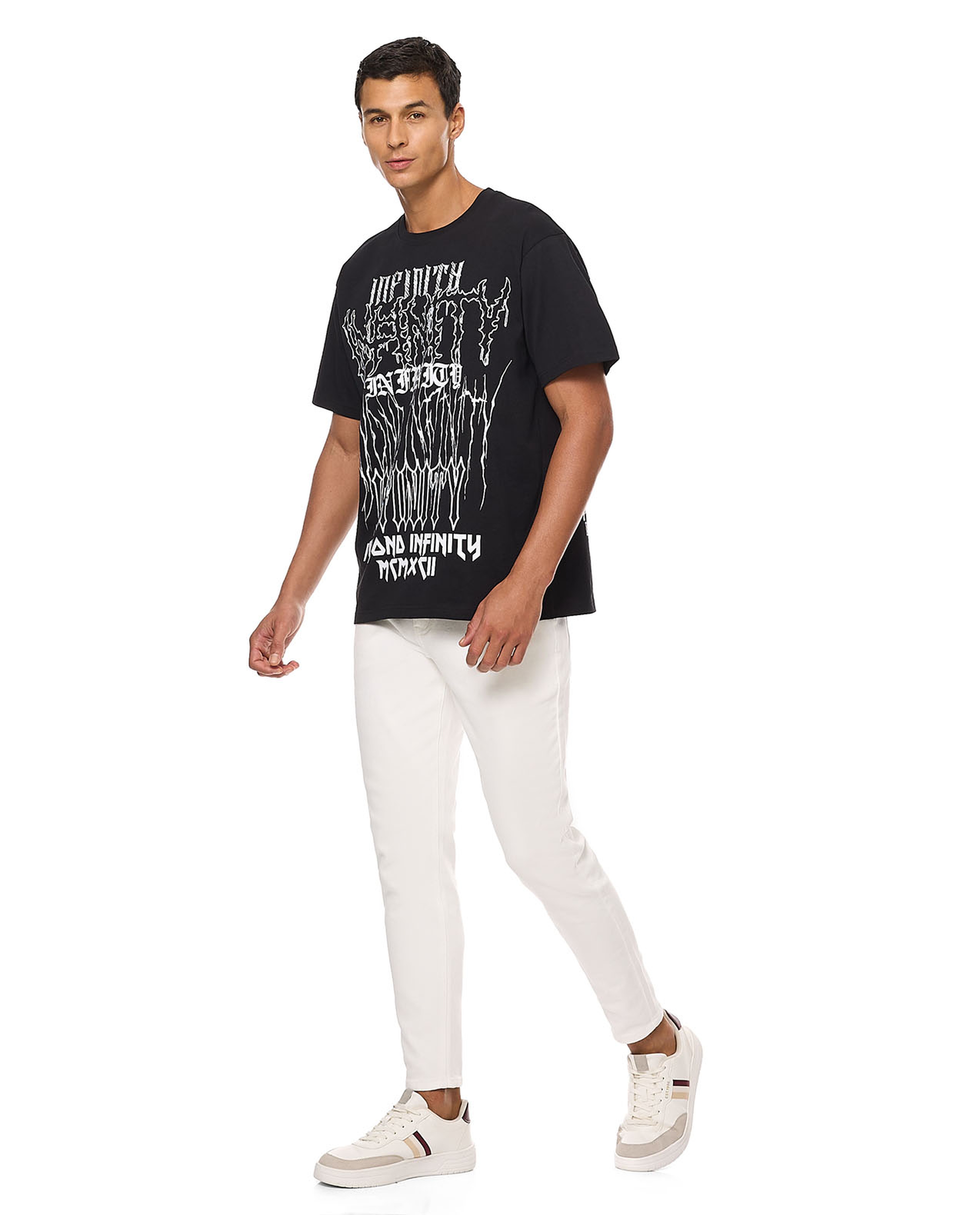 Solid Slim Fit Jeans with Button Closure