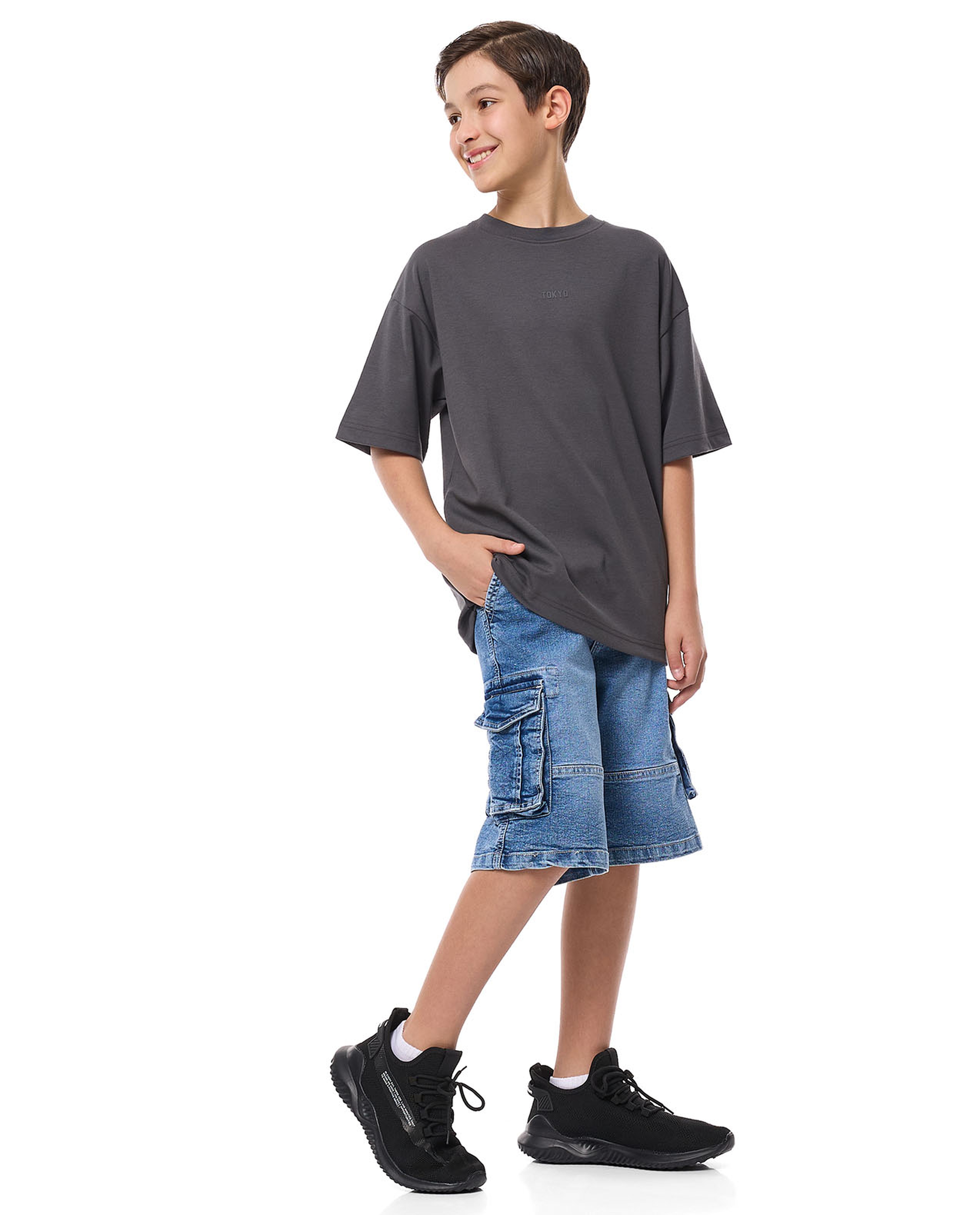 Solid Oversized T-Shirt with Crew Neck and Short Sleeves