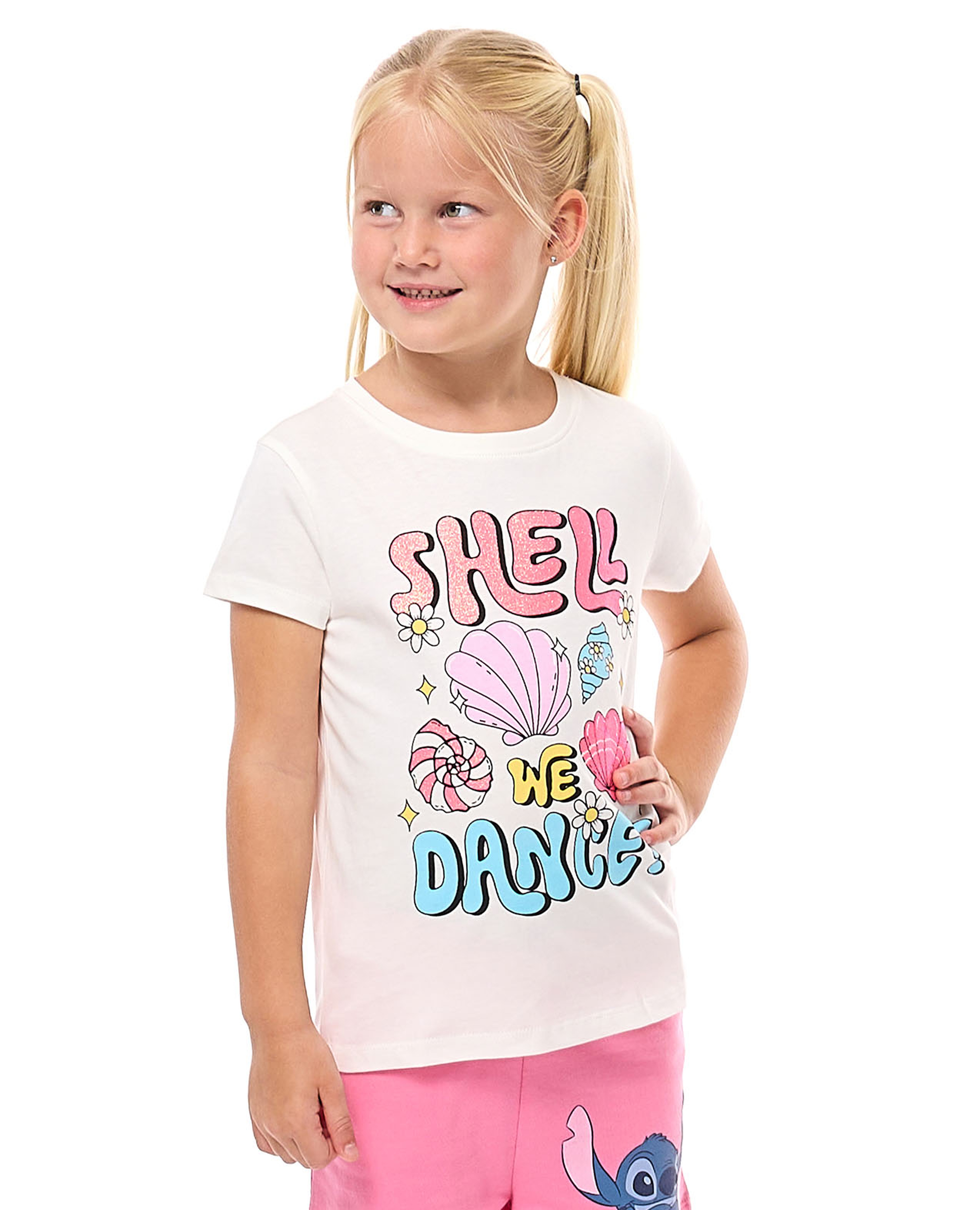 تيشيرت بطبعة وياقة مستديرة وأكمام قصيرة