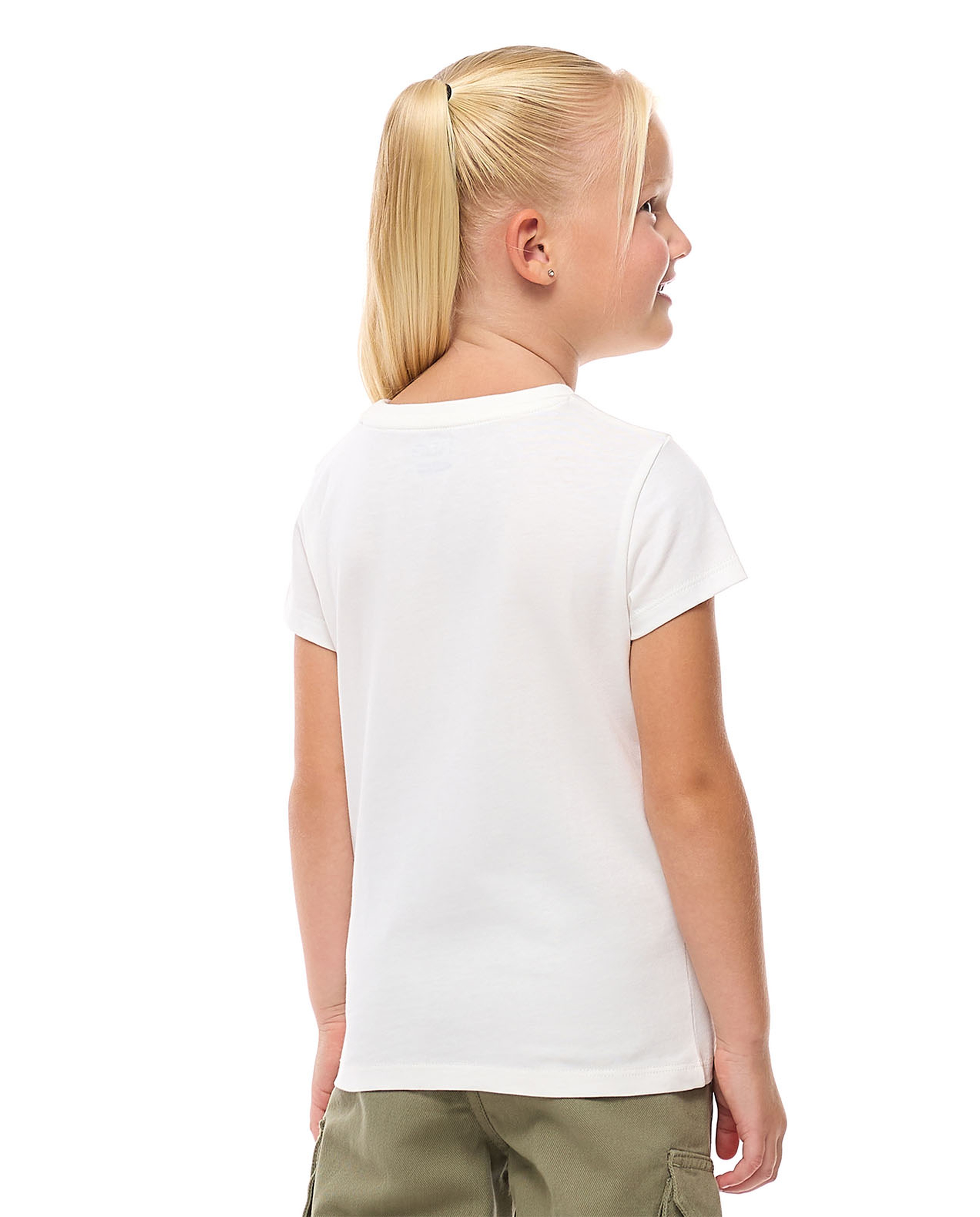 تيشيرت بطبعة وياقة مستديرة وأكمام قصيرة