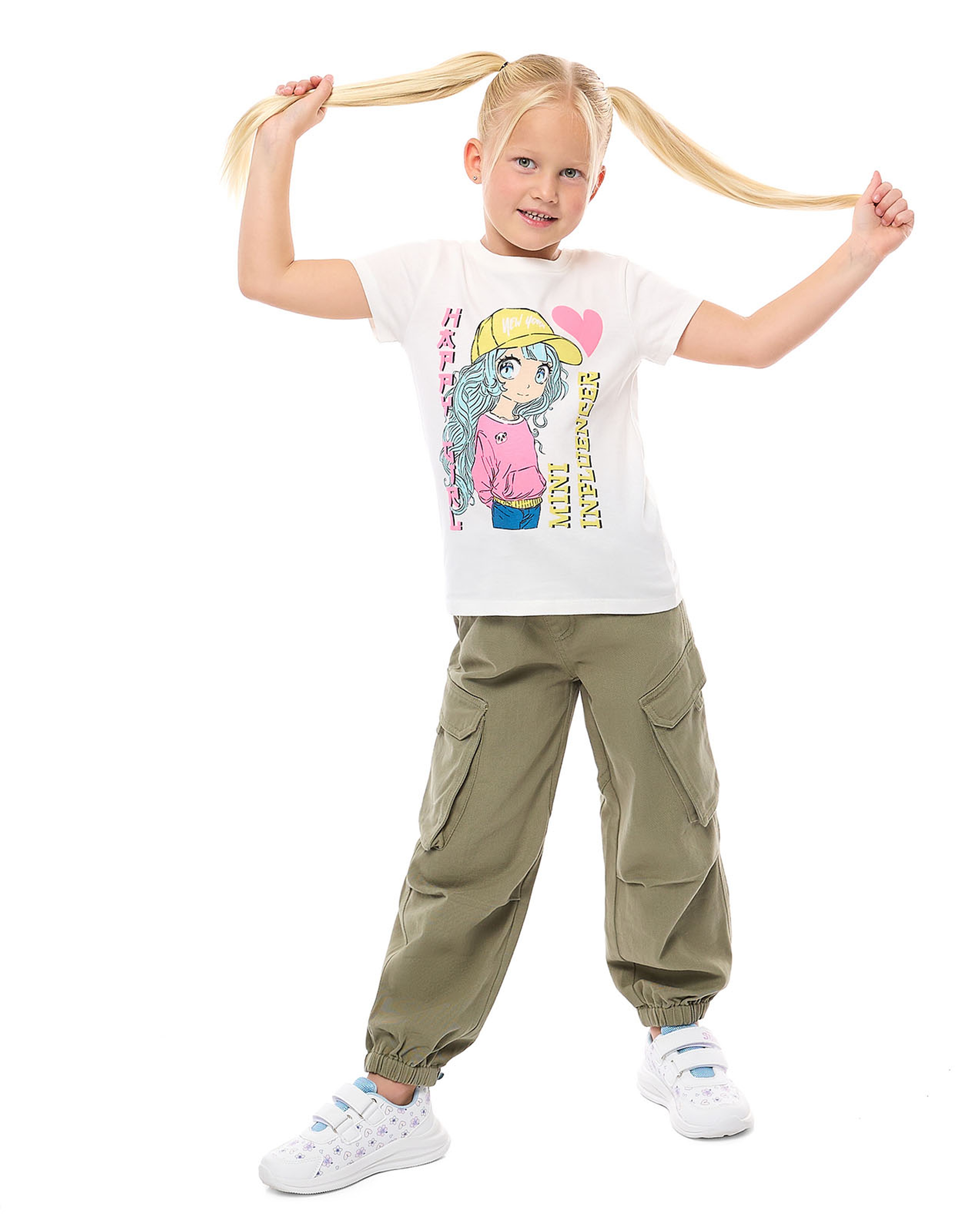 تيشيرت بطبعة وياقة مستديرة وأكمام قصيرة