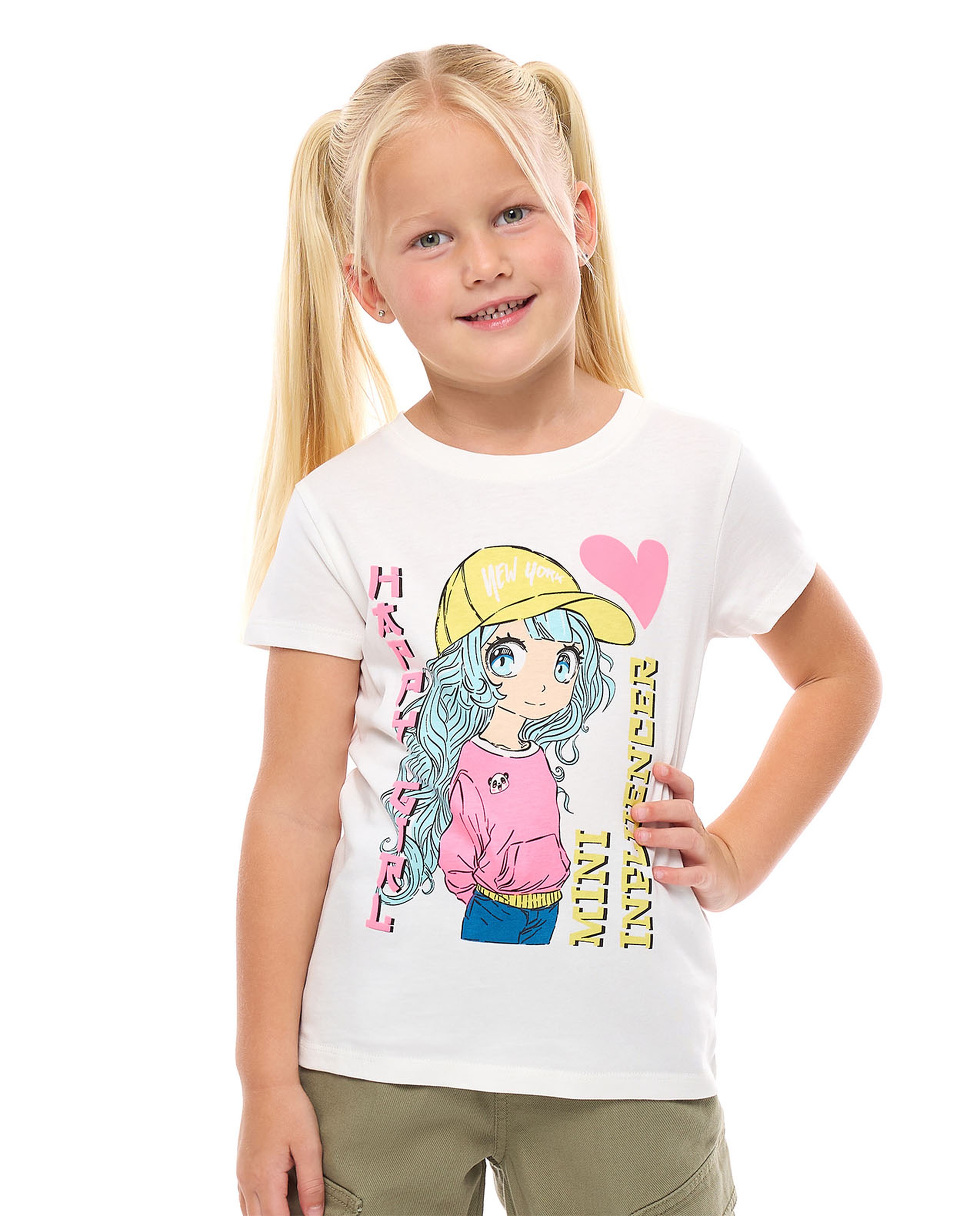 تيشيرت بطبعة وياقة مستديرة وأكمام قصيرة