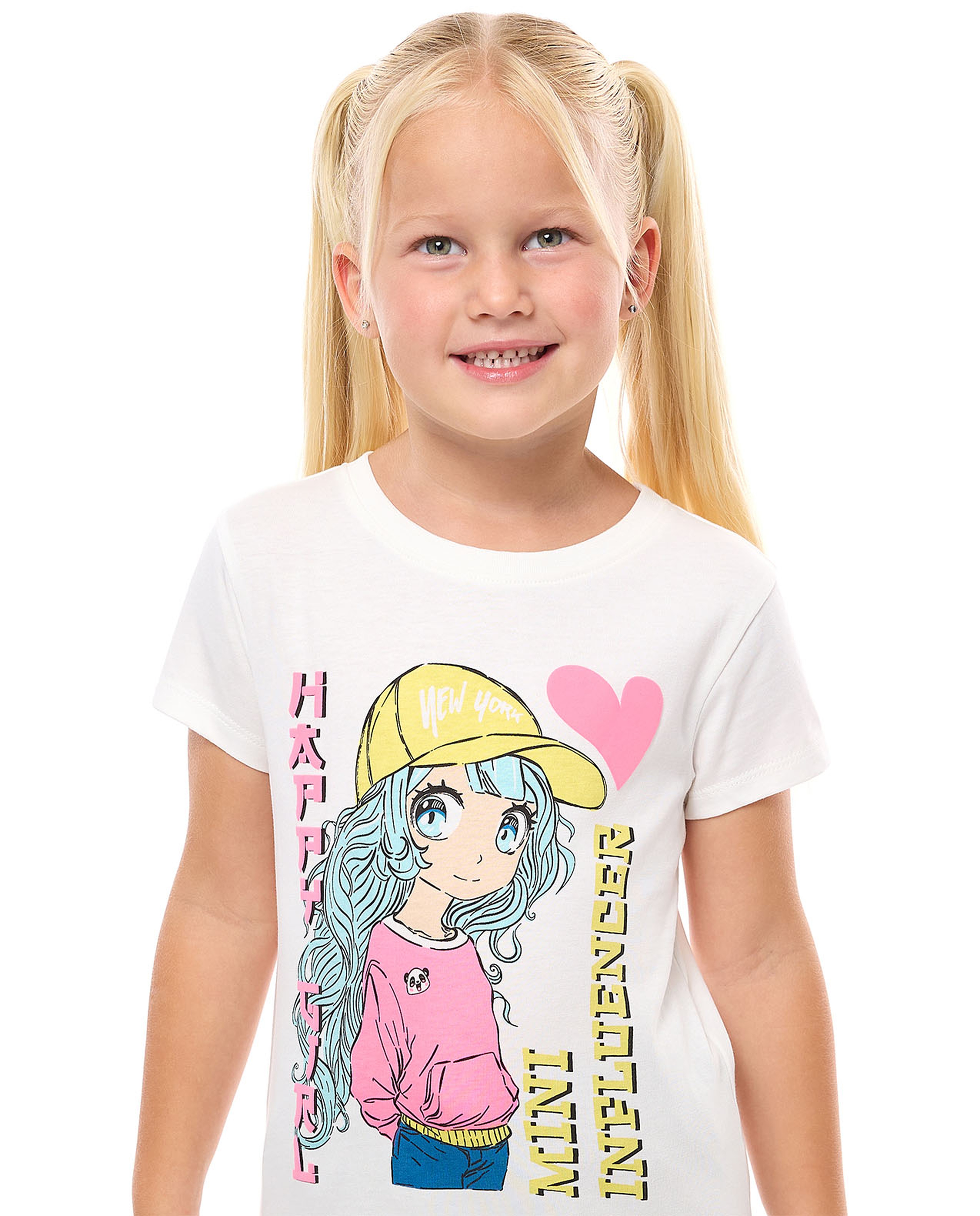 تيشيرت بطبعة وياقة مستديرة وأكمام قصيرة