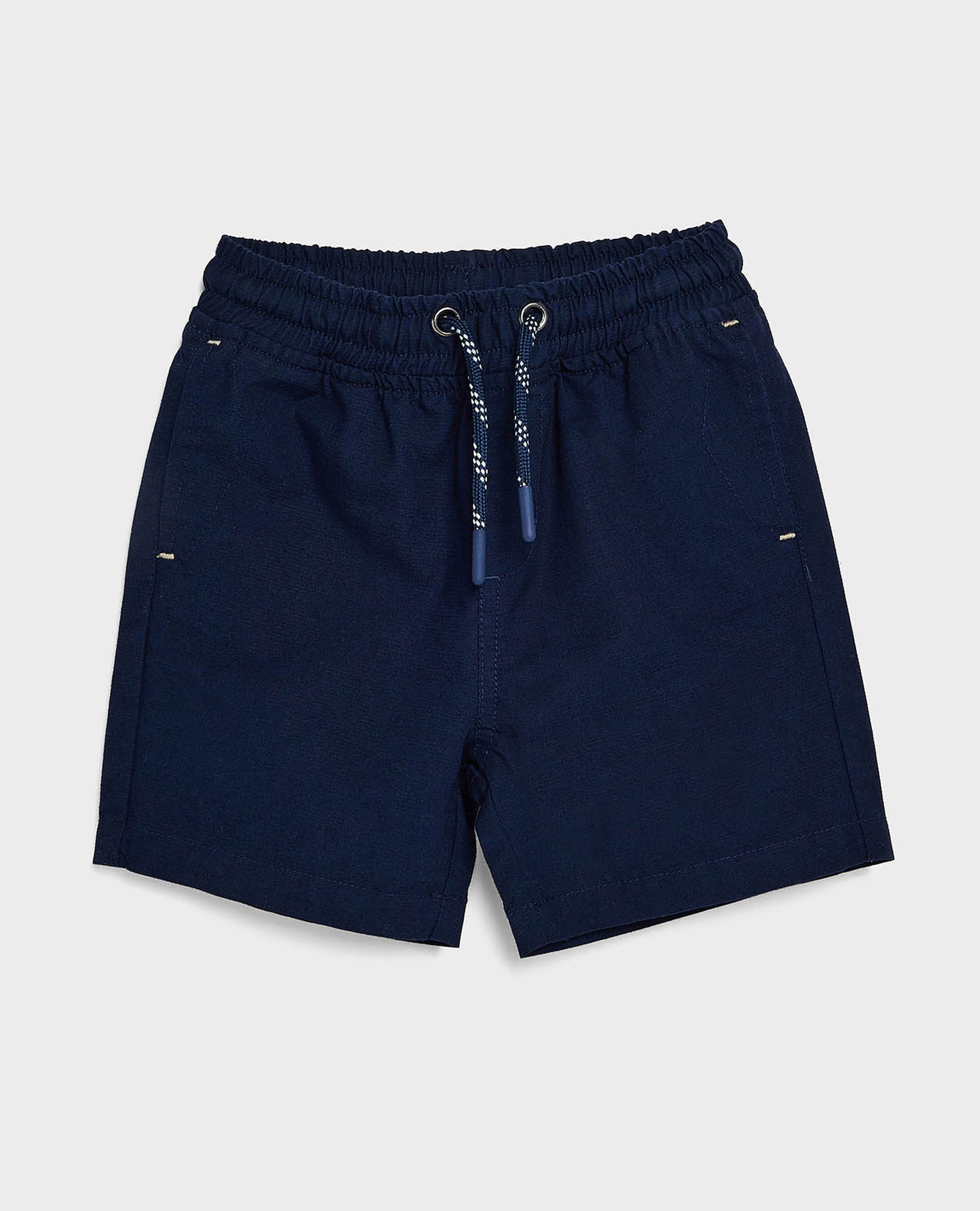 شورت سادة برباط على الخصر