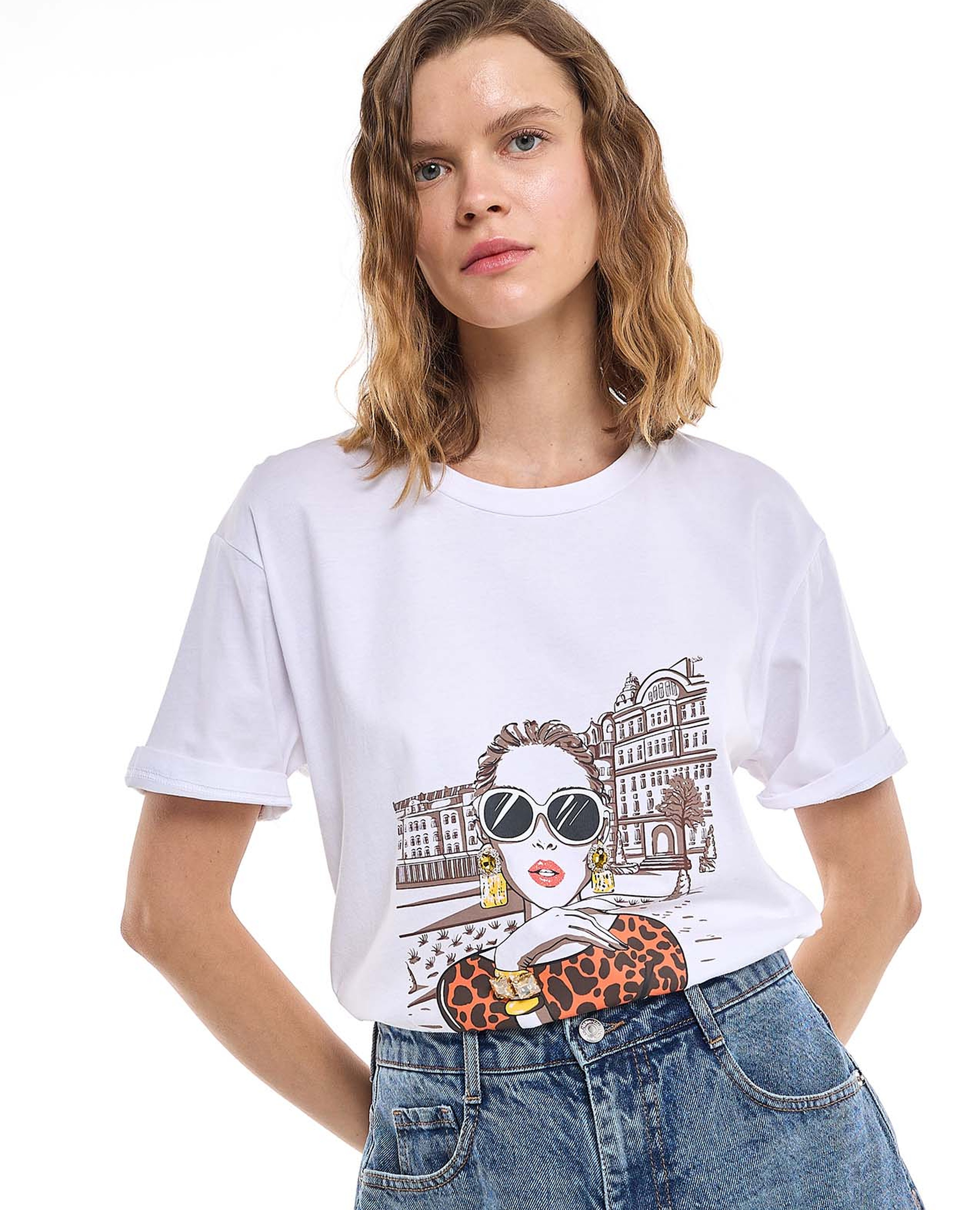 Graphic Print T-Shirt with Crew Neck and Short Sleeves