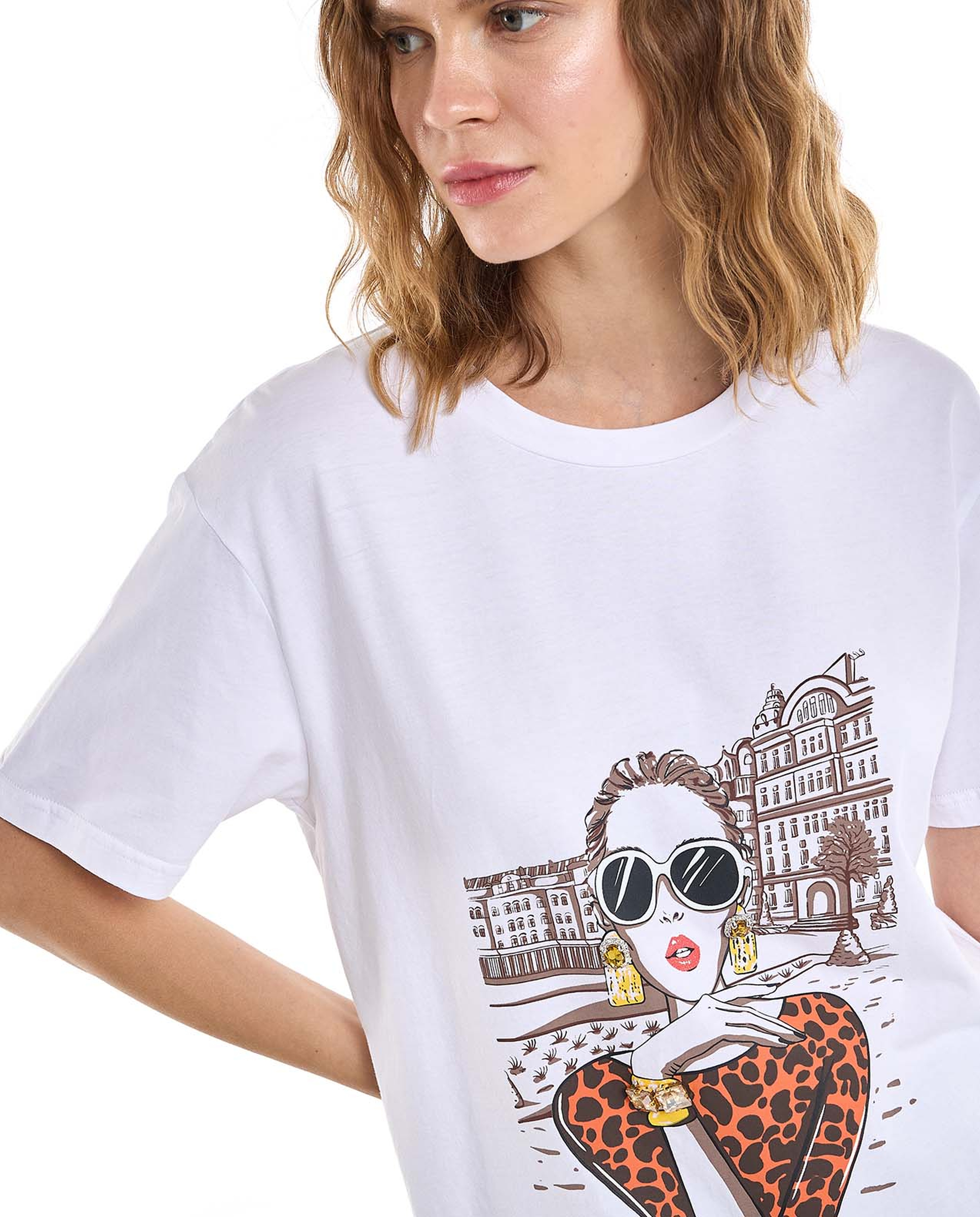 Graphic Print T-Shirt with Crew Neck and Short Sleeves