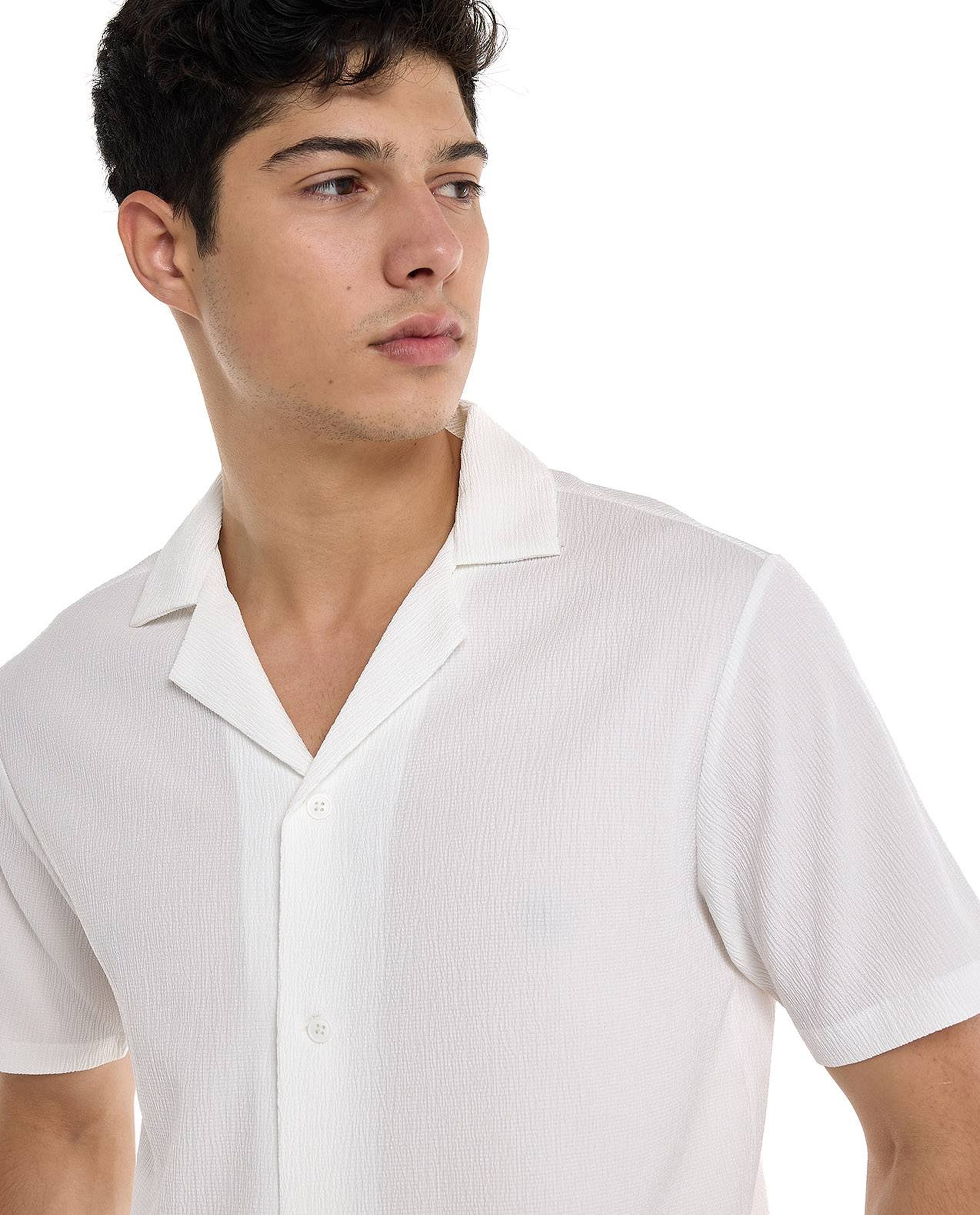 قميص بياقة ريفر وأكمام قصيرة