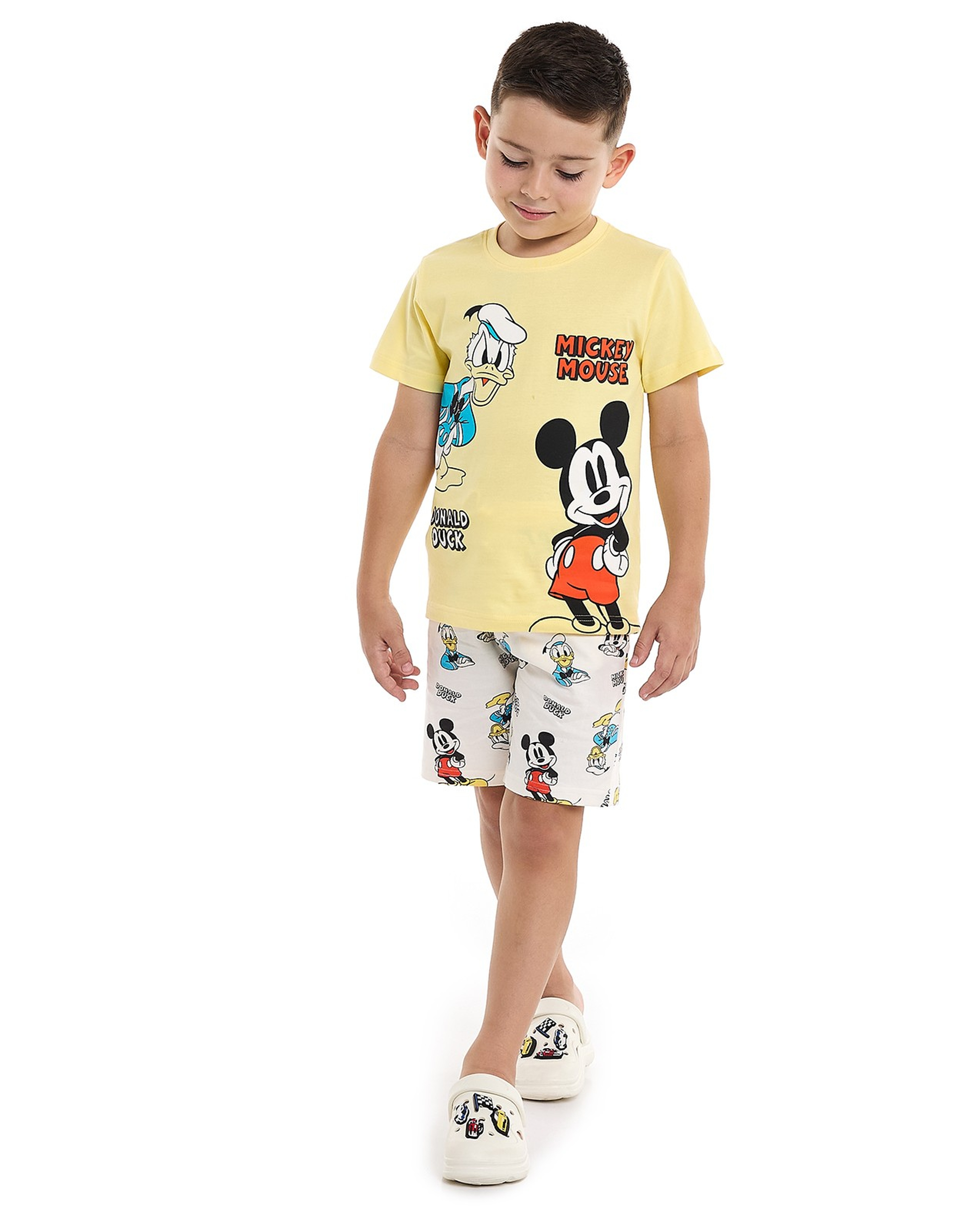 طقم ملابس بطبعة ميكي وأصدقائه