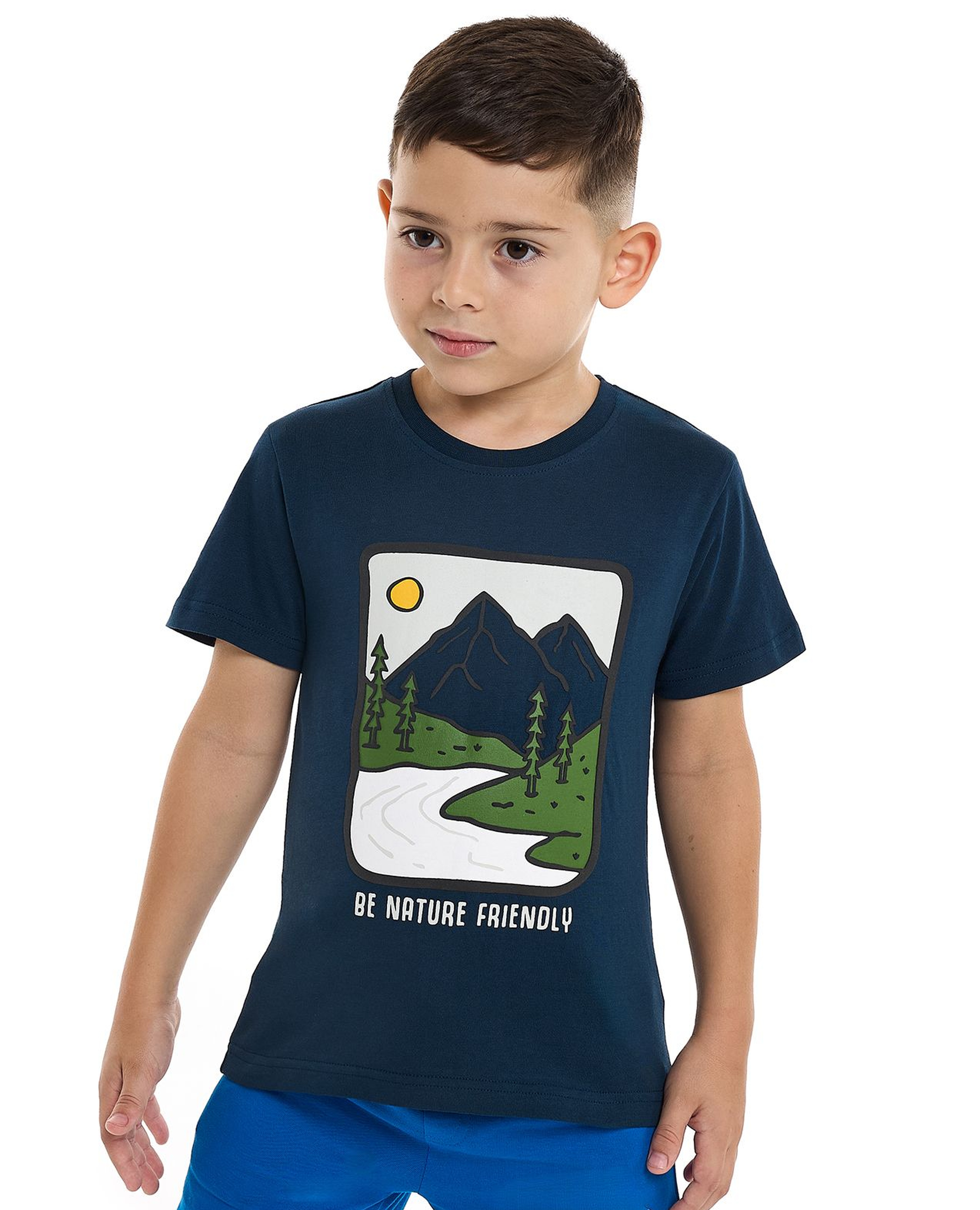 تيشيرت بطبعة جرافيك برقبة مستديرة وأكمام قصيرة