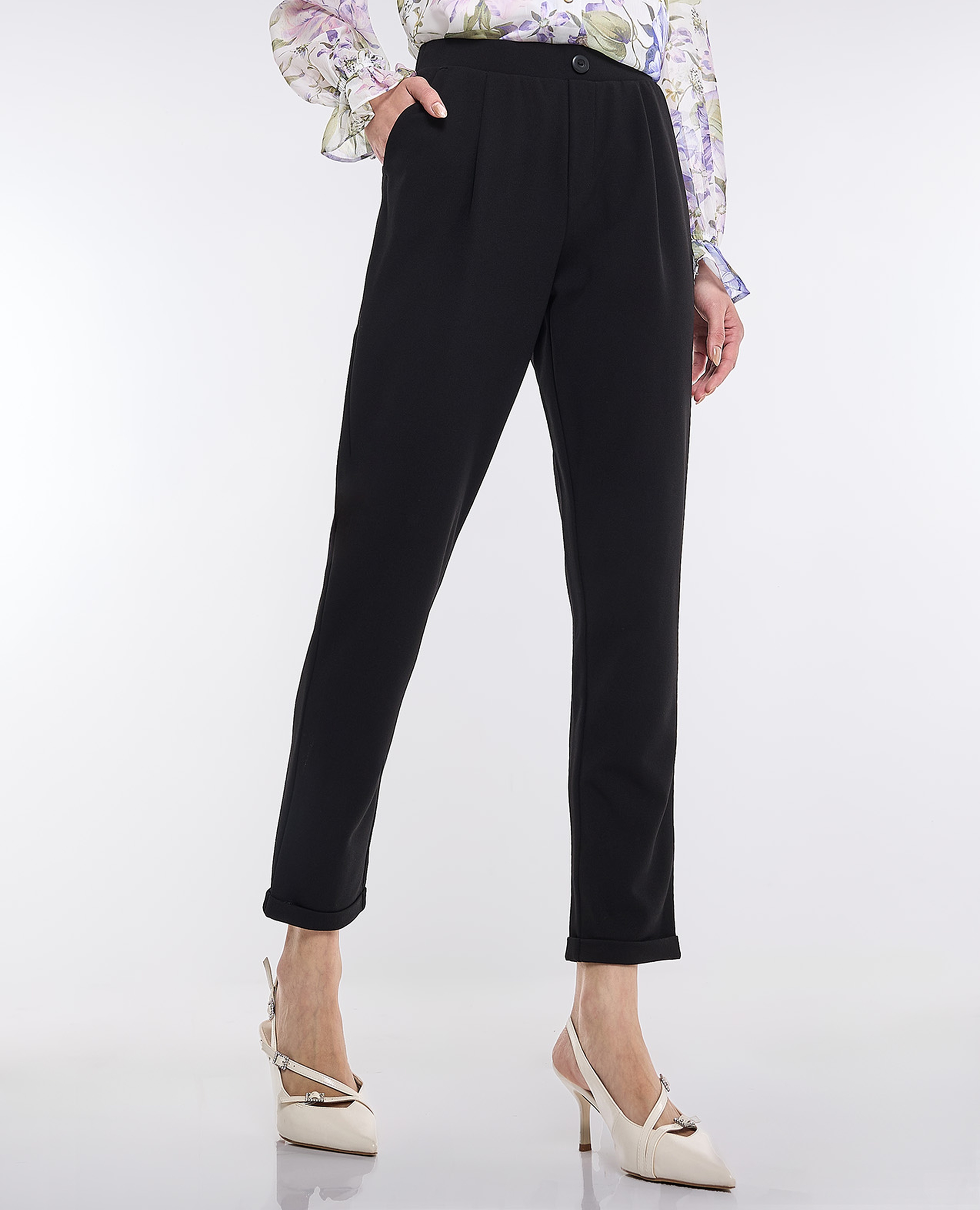 بنطال بخصر مرن بقصة ضيقة و كسرات